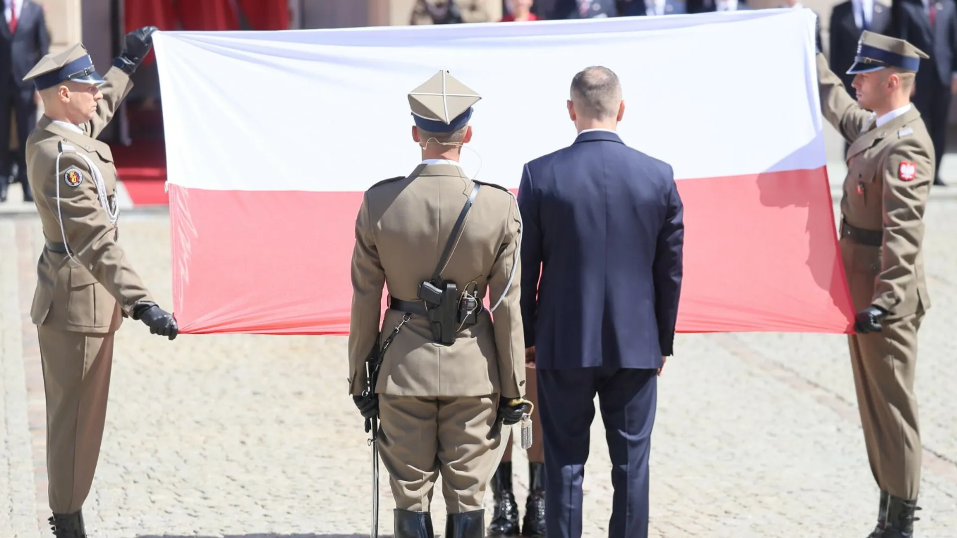 Karol Nawrocki, flaga, Polska