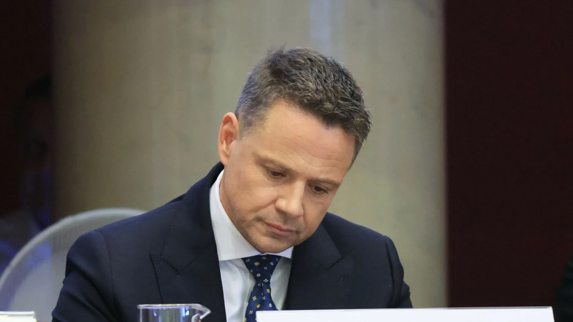 Rafał Trzaskowski, sondaż, dymisja, Szpital Południowy