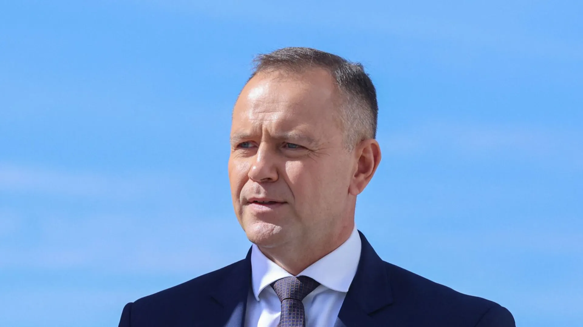 sondaż, Nawrocki, weto