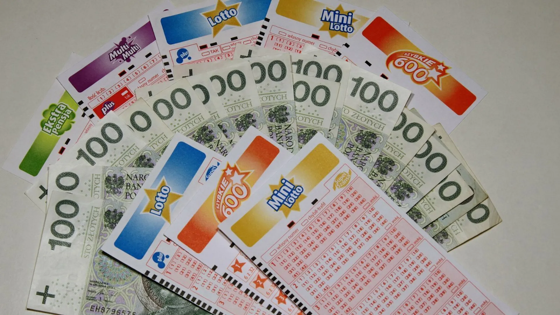 Lotto, kupony, pieniądze