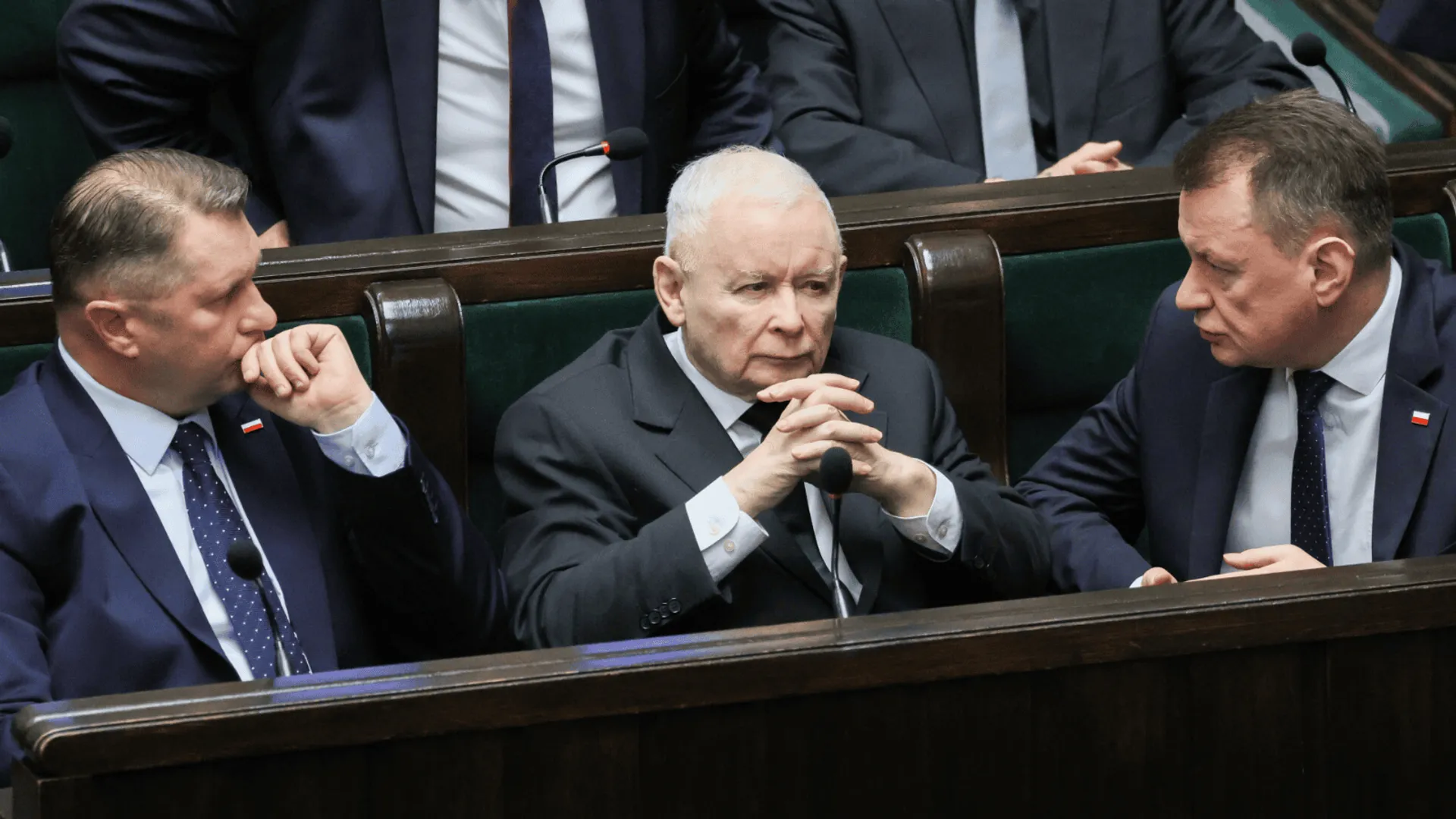 Przemysław Czarnek zajął w Sejmie miejsce u boku Jarosława Kaczyńskiego