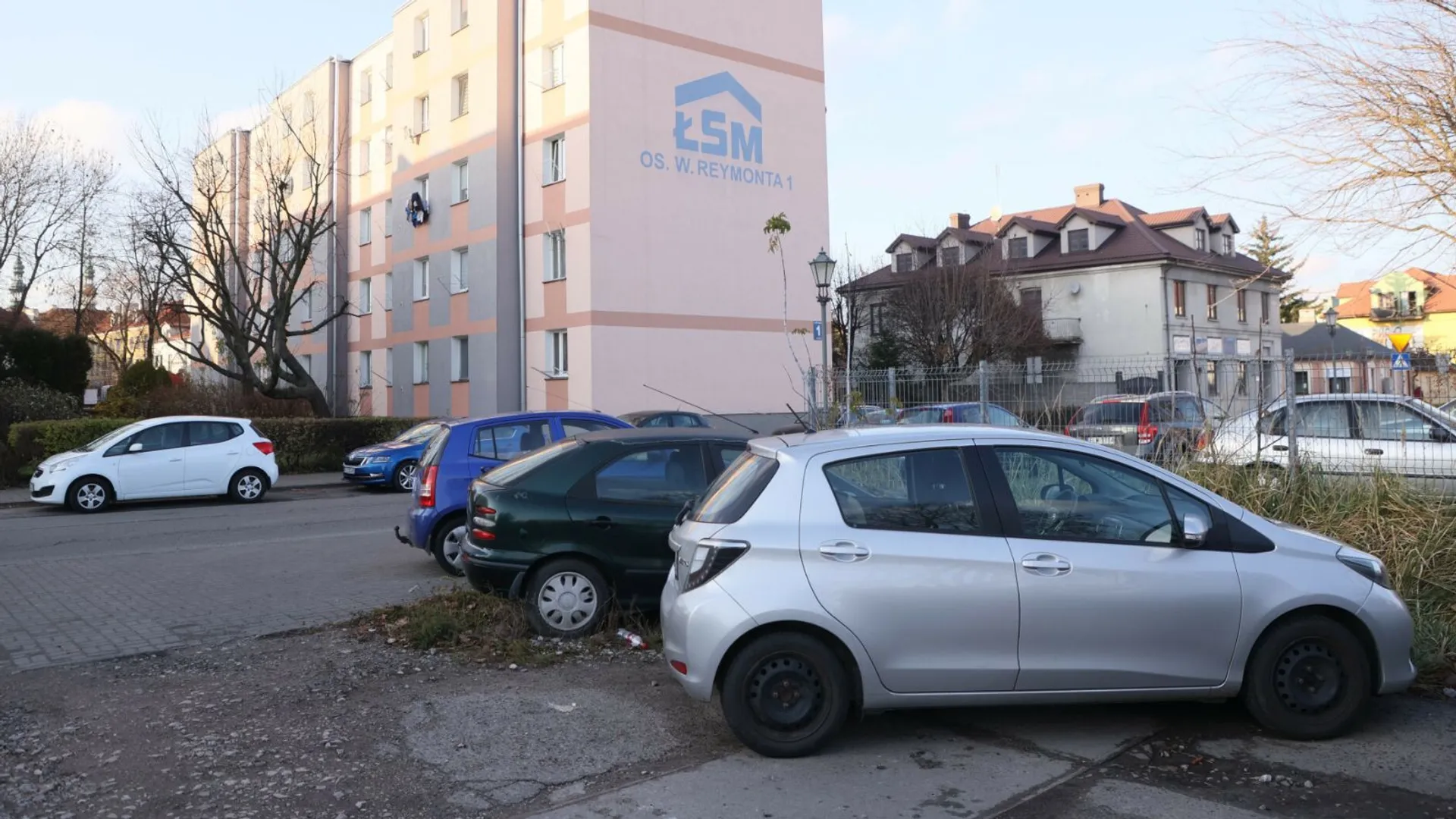Bloki, parking