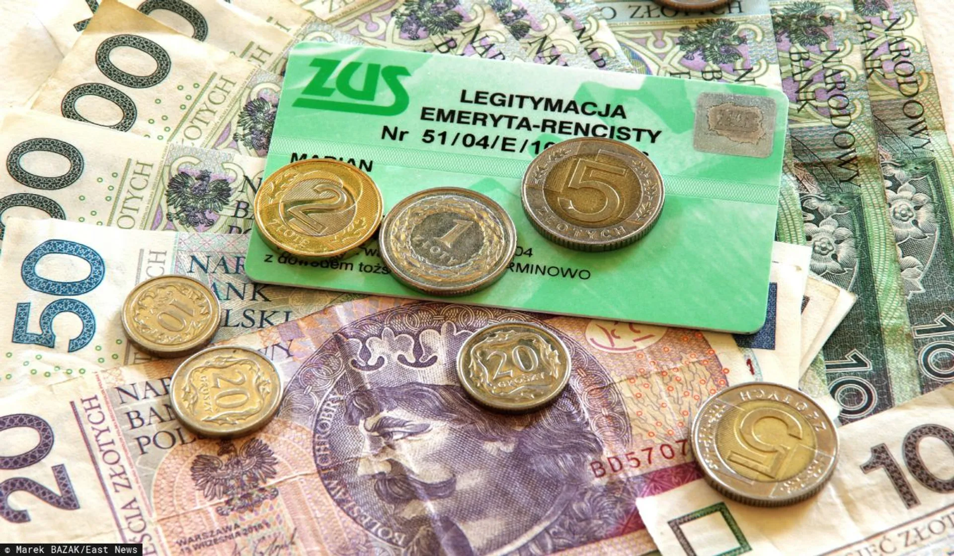 Pieniądze, legitymacja emeryta-rencisty