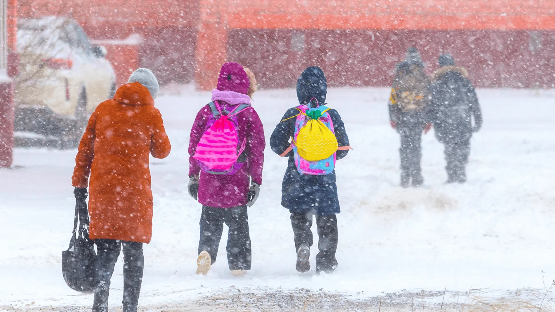 Podjęto nagłą decyzję ws. ferii. Szkoły odwołują zajęcia, rodzice nie będą zachwyceni