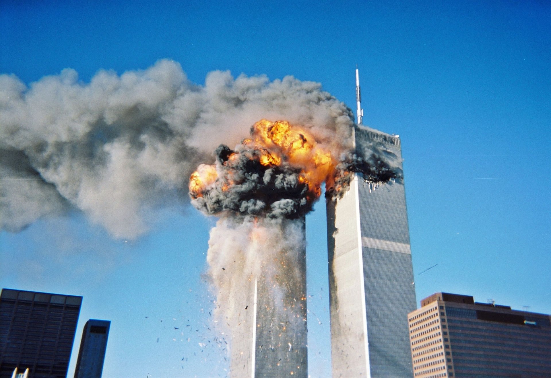 Eksplozja po rozbiciu lotu United 175 o wieżę południową WTC