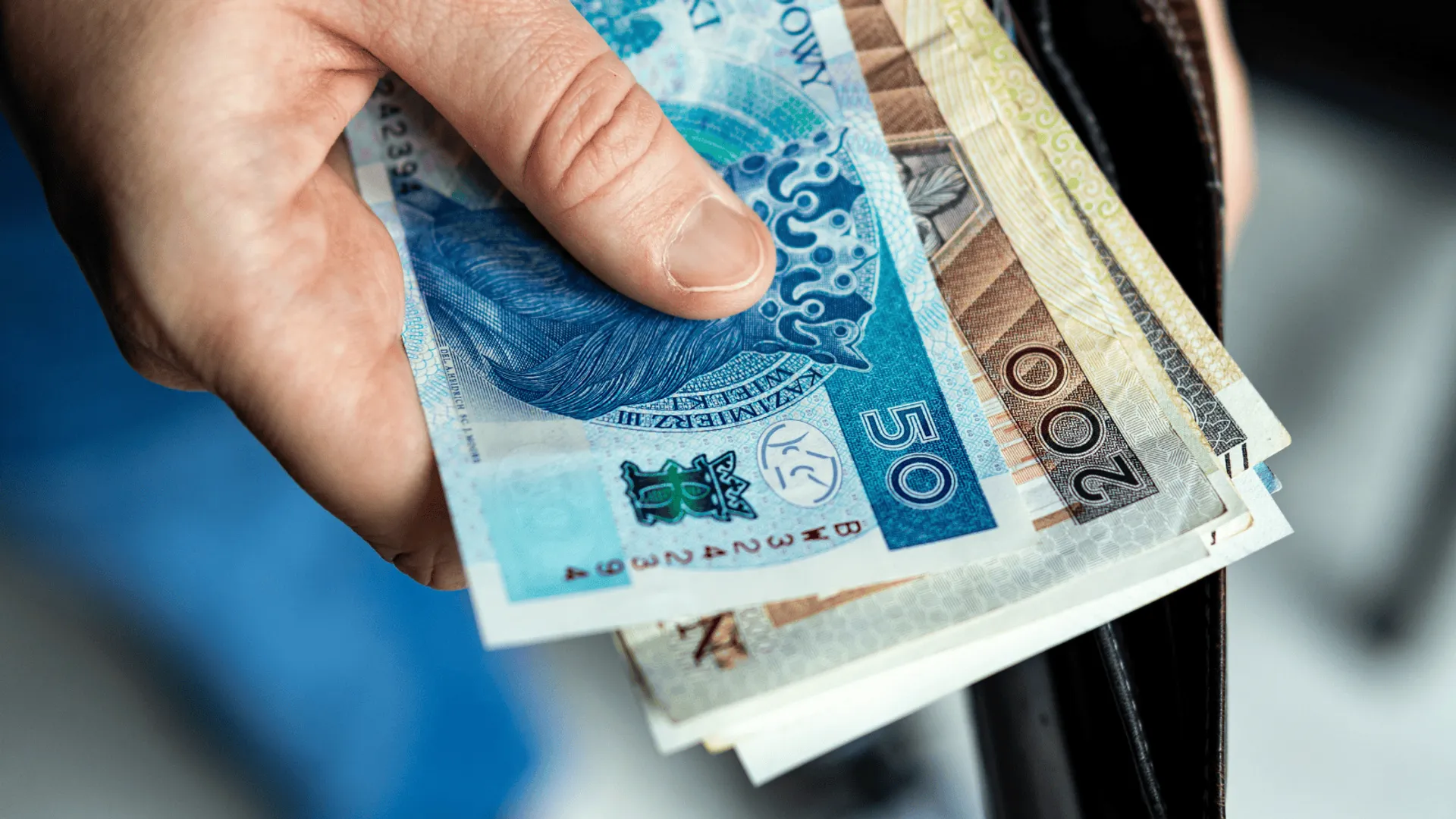 Tyle średnio zarabiają Polacy. GUS ujawnił nowe dane