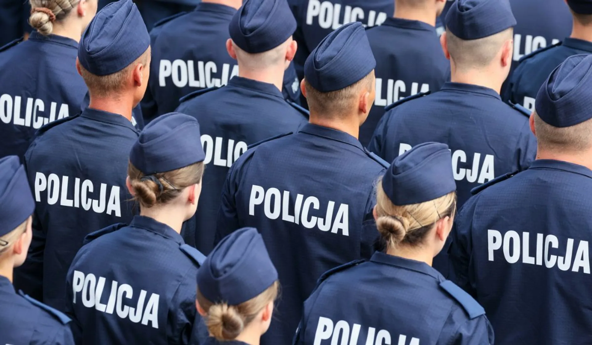 Funkcjonariusze policji