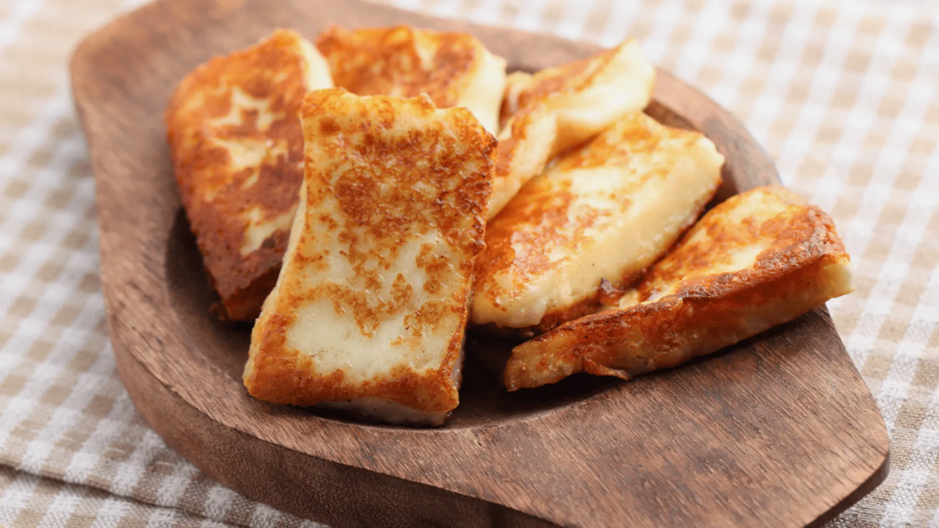 Halloumi fot. Canva Pro