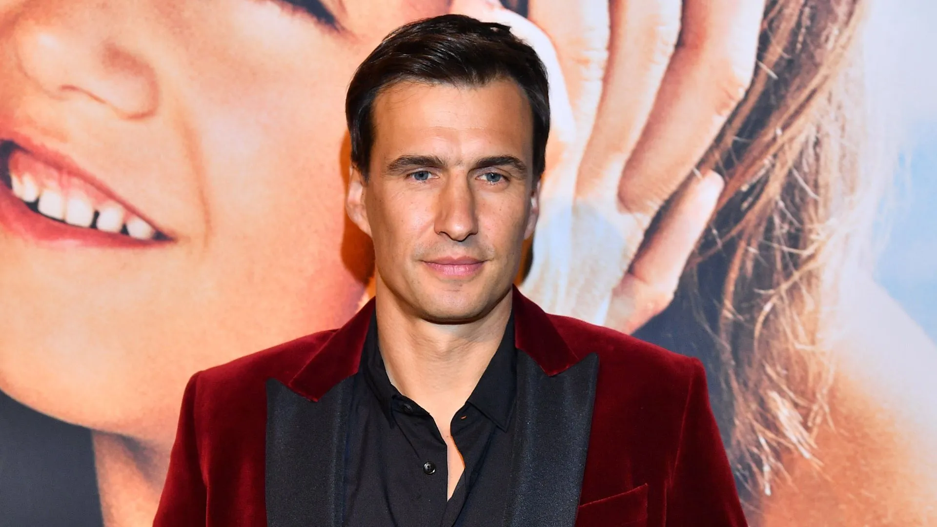 Bieniuk z synem w drodze do szkoły. 13-letni Jaś to cała Anna Przybylska