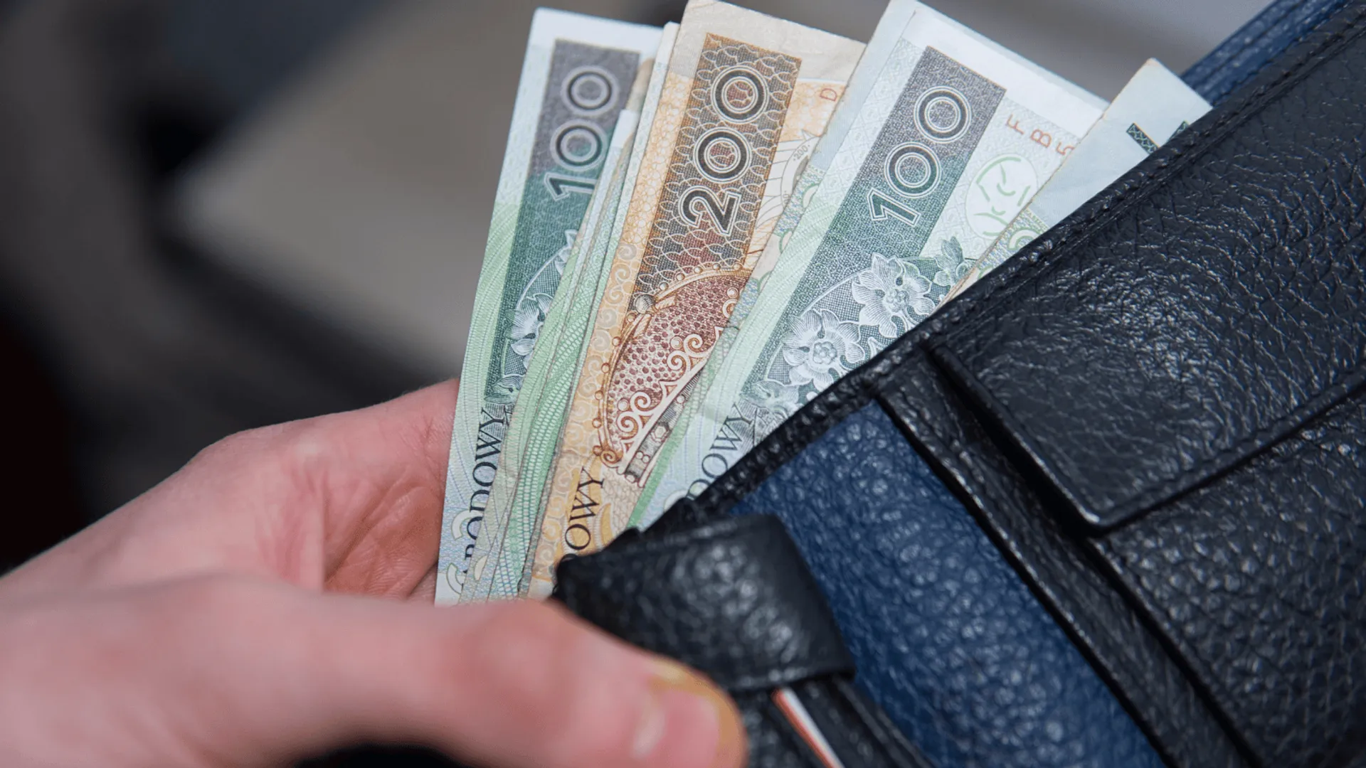 Zlikwidują 13. i 14. emeryturę oraz 800 plus? W Sejmie zapadła decyzja