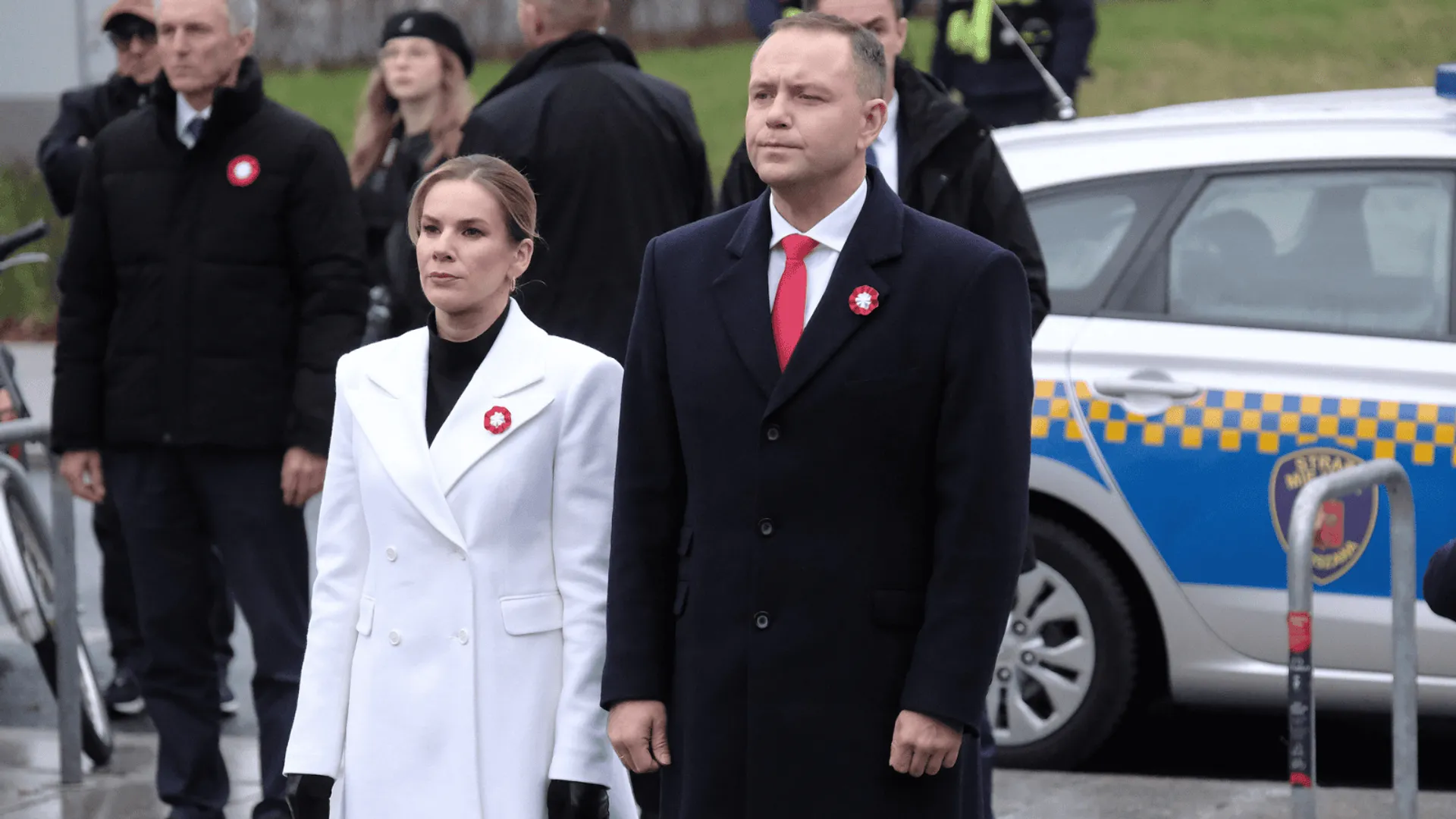 Nawrocka zadzwoniła do męża, gdy był na wizji. Cała Polska słyszała, jak ustawia go do pionu