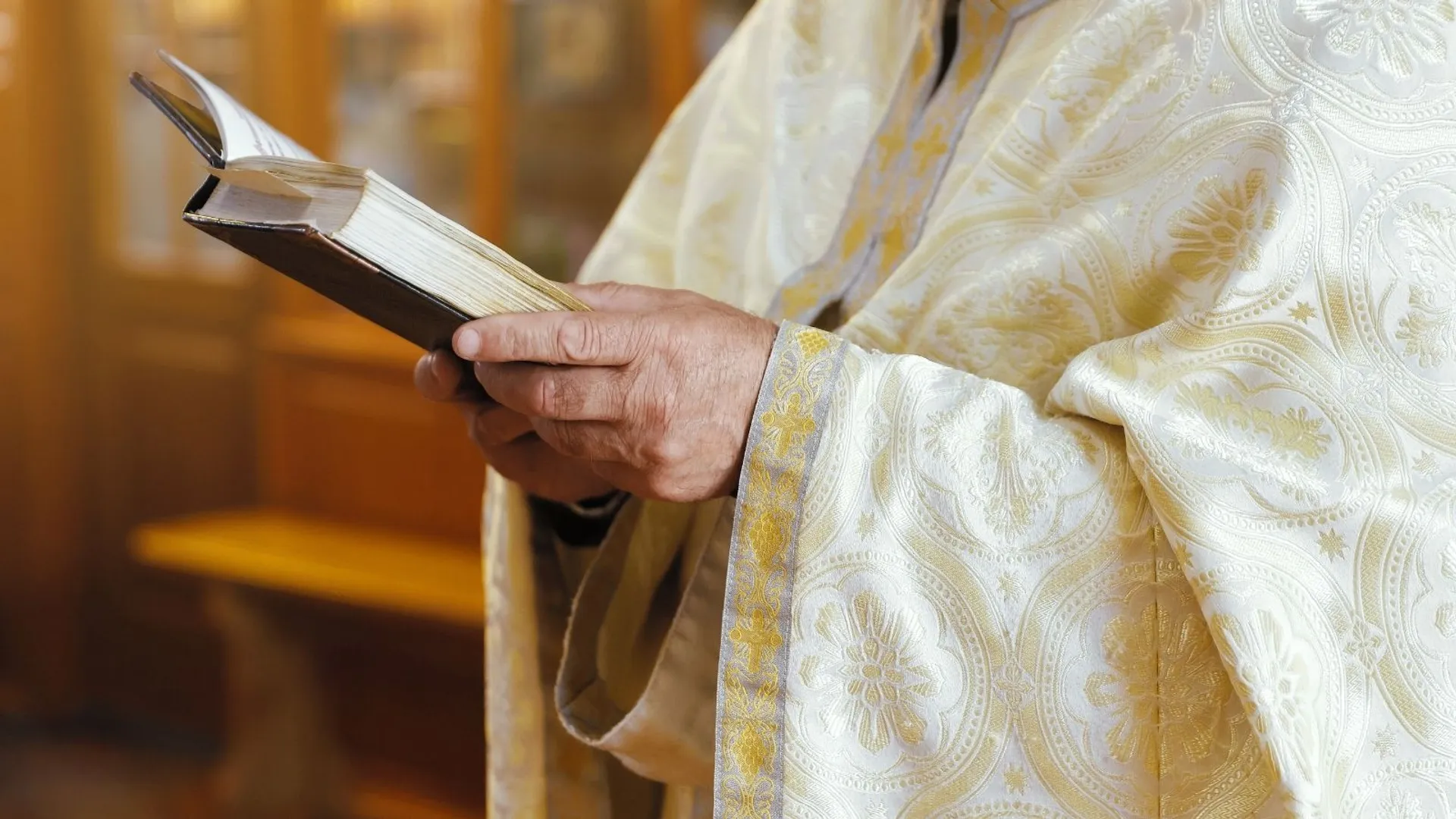 Ksiądz, przestępstwo, pieniądze