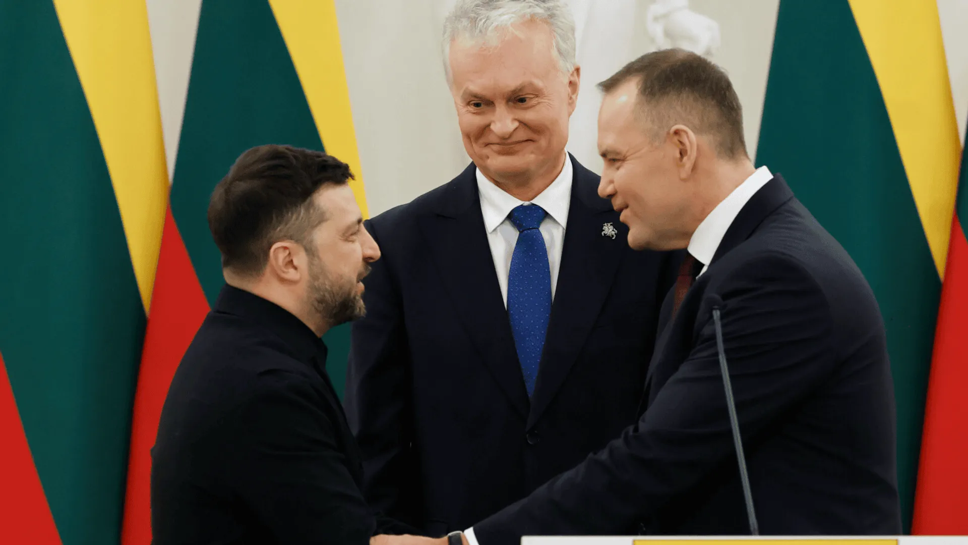 Wołodymyr Zełenski, Karol Nawrocki, fot. Mindaugas Kulbis/Associated Press/East News