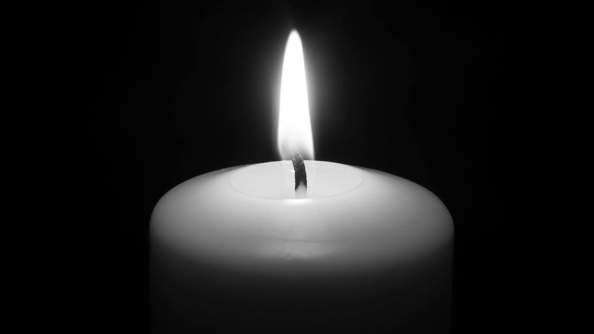 Nie żyje, świeczka