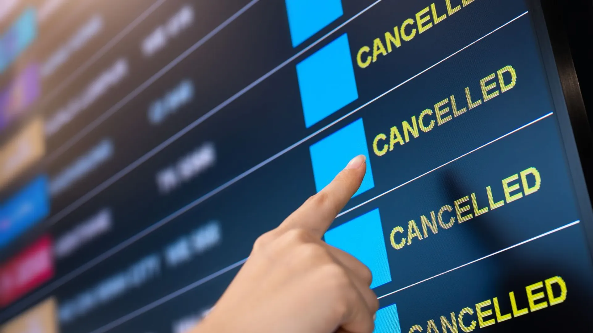 Odwołane loty fot. Canva Pro