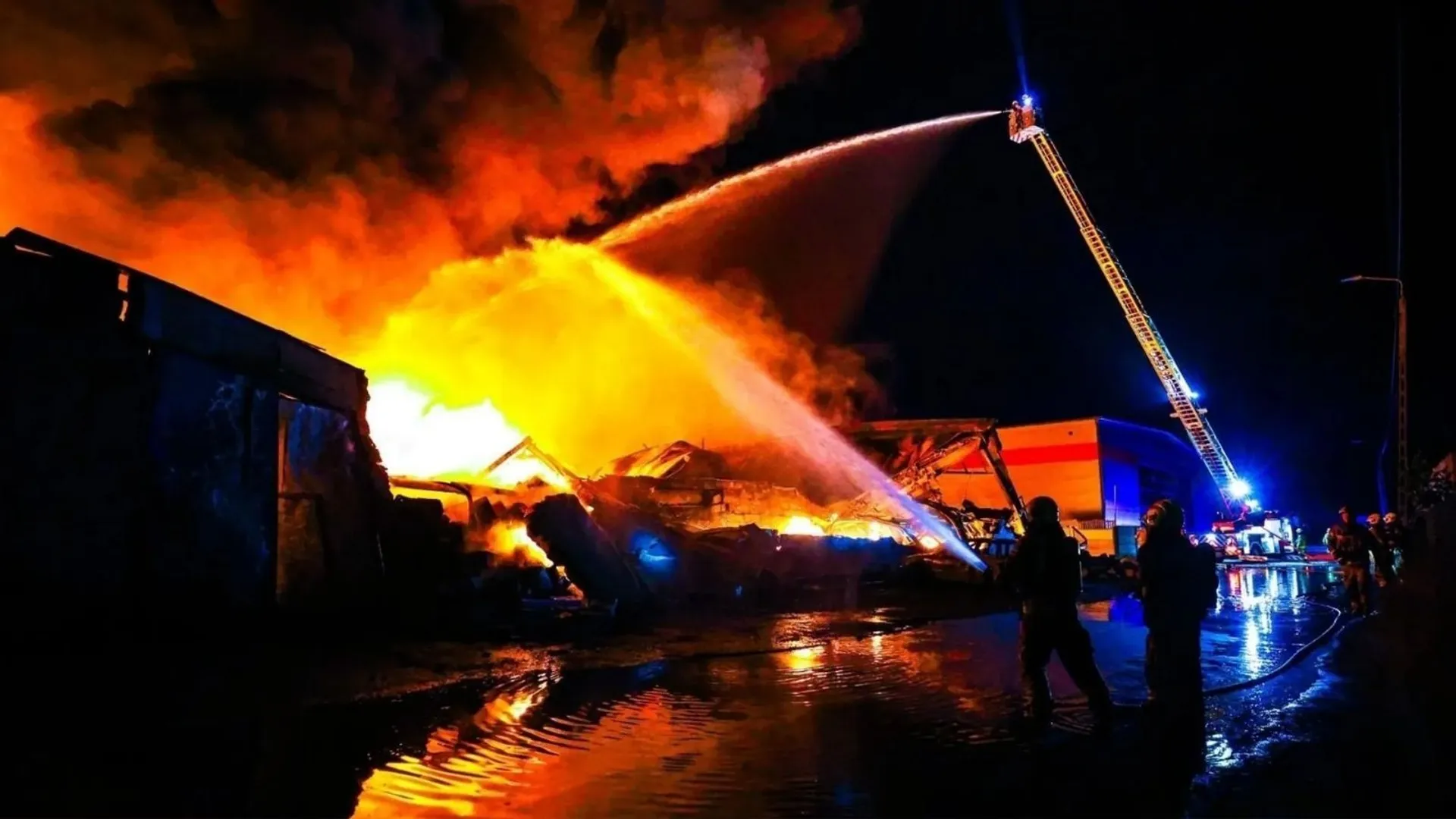 Pożar hali, pożar zakłądu