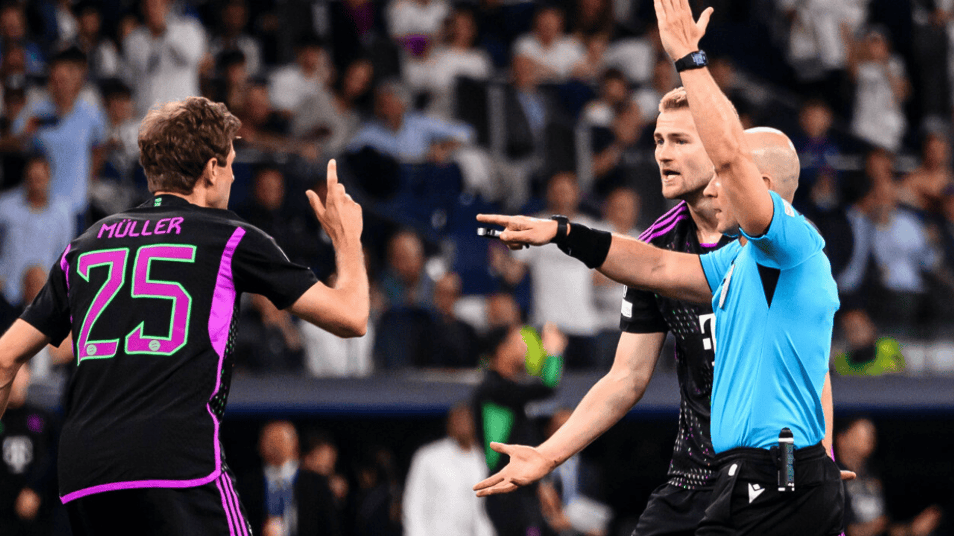 Thomas Muller, Mathijs de Ligt i Szymon Marciniak