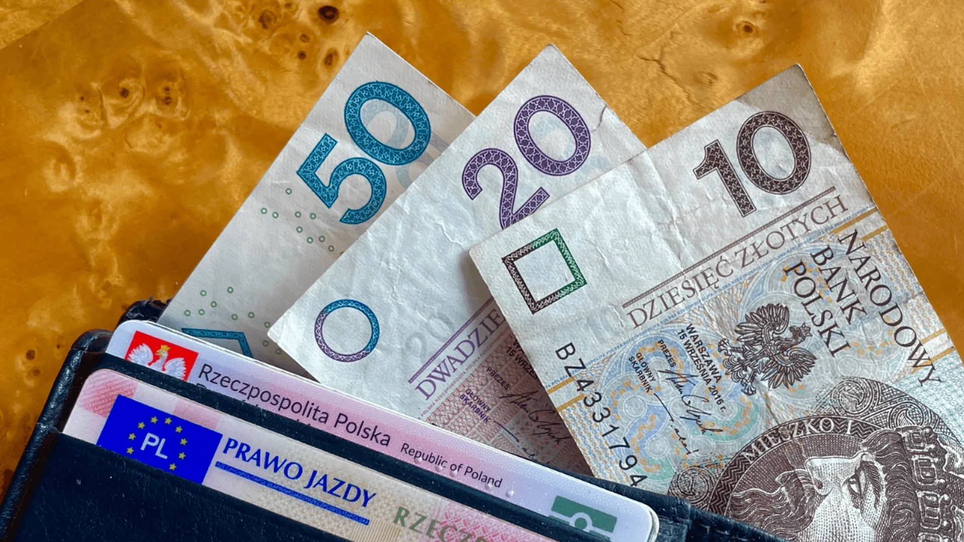 Pieniądze