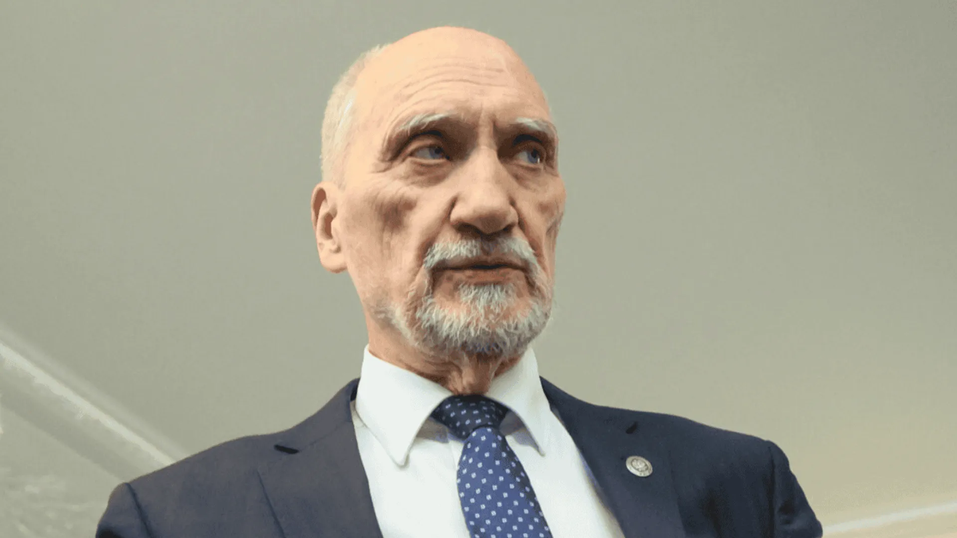 Macierewicz