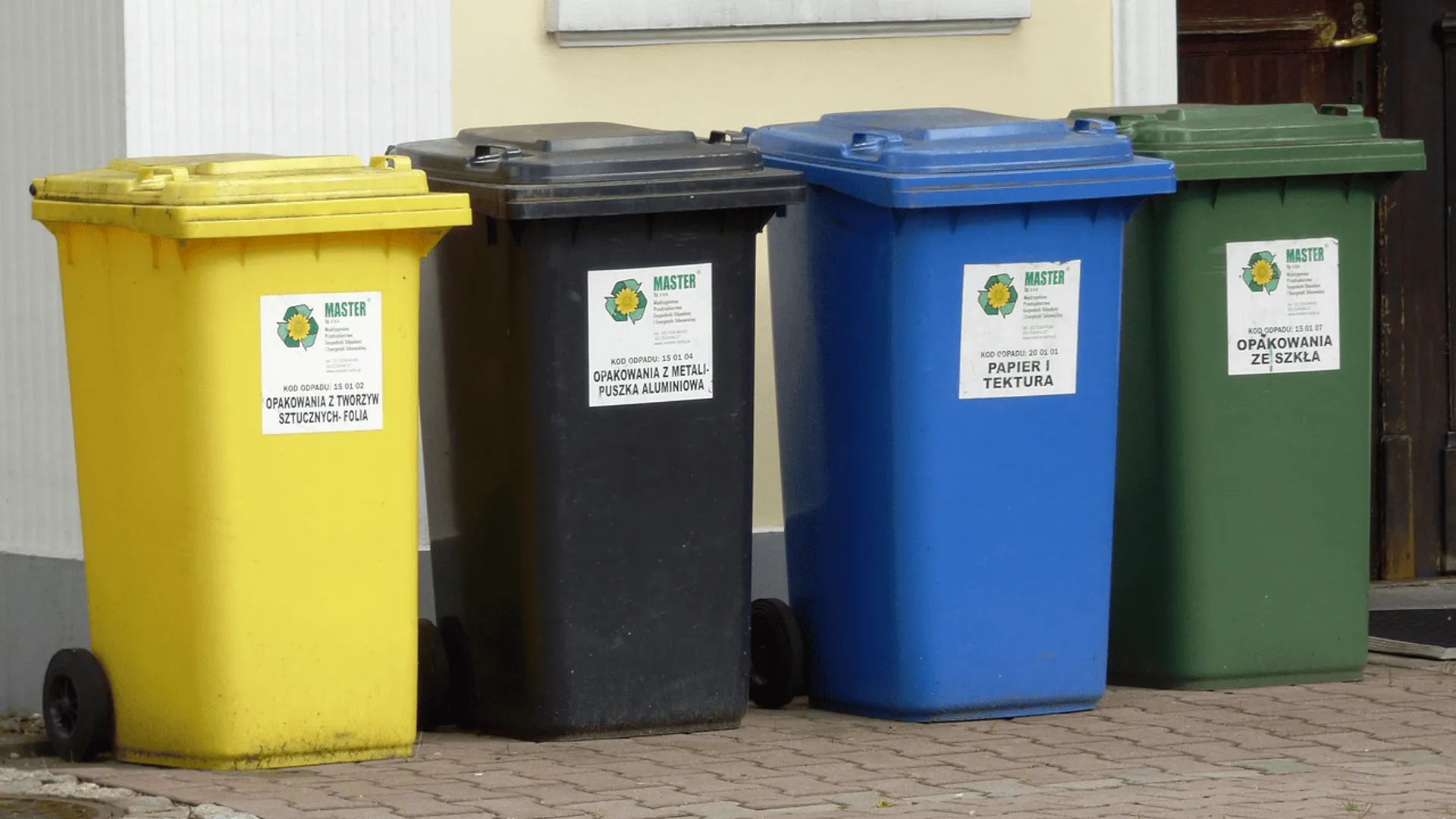pojemniki na śmieci