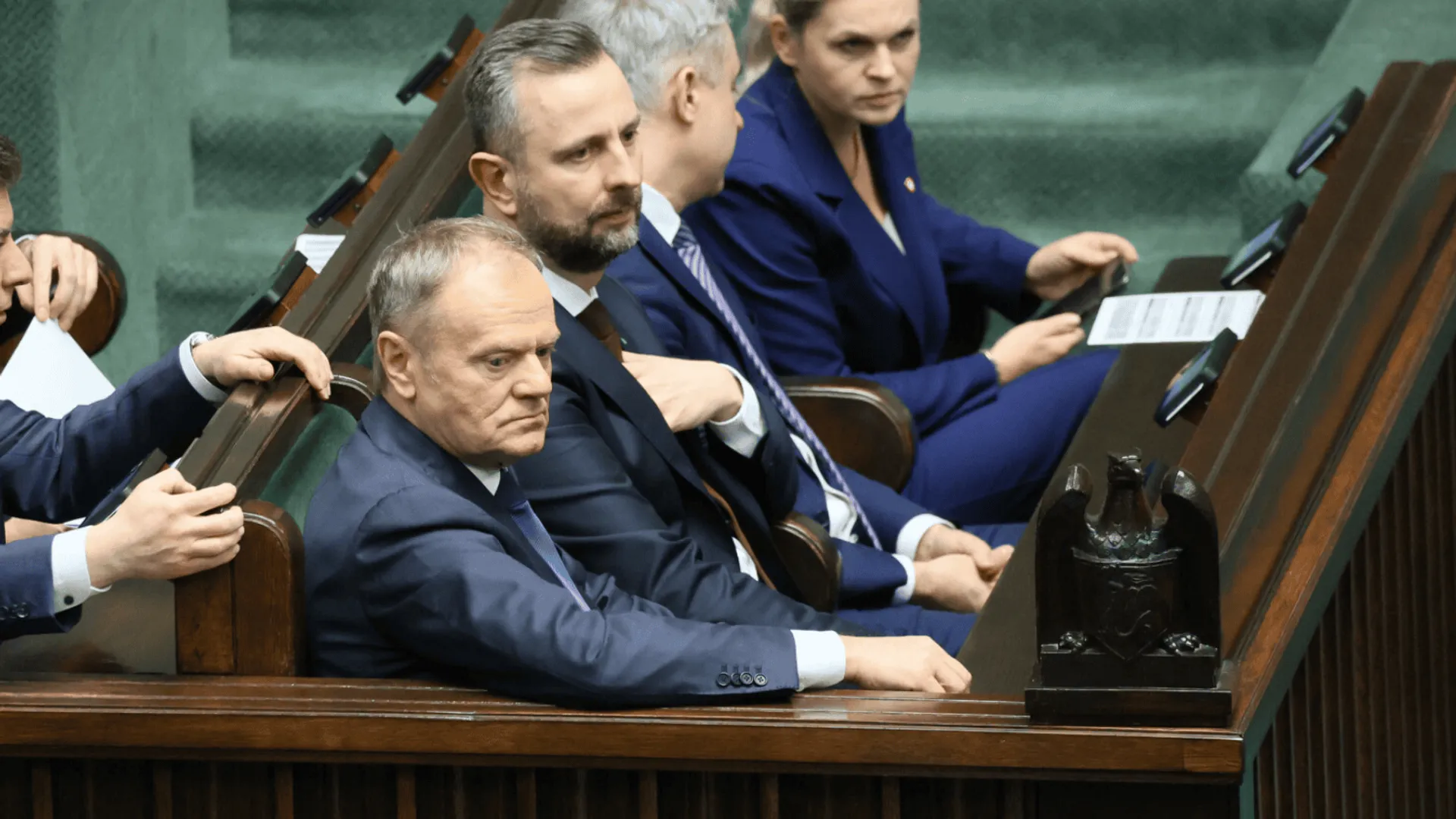 "Musimy być czujniejsi": Niepokój w obozie władzy po sukcesie radykałów w sondażu