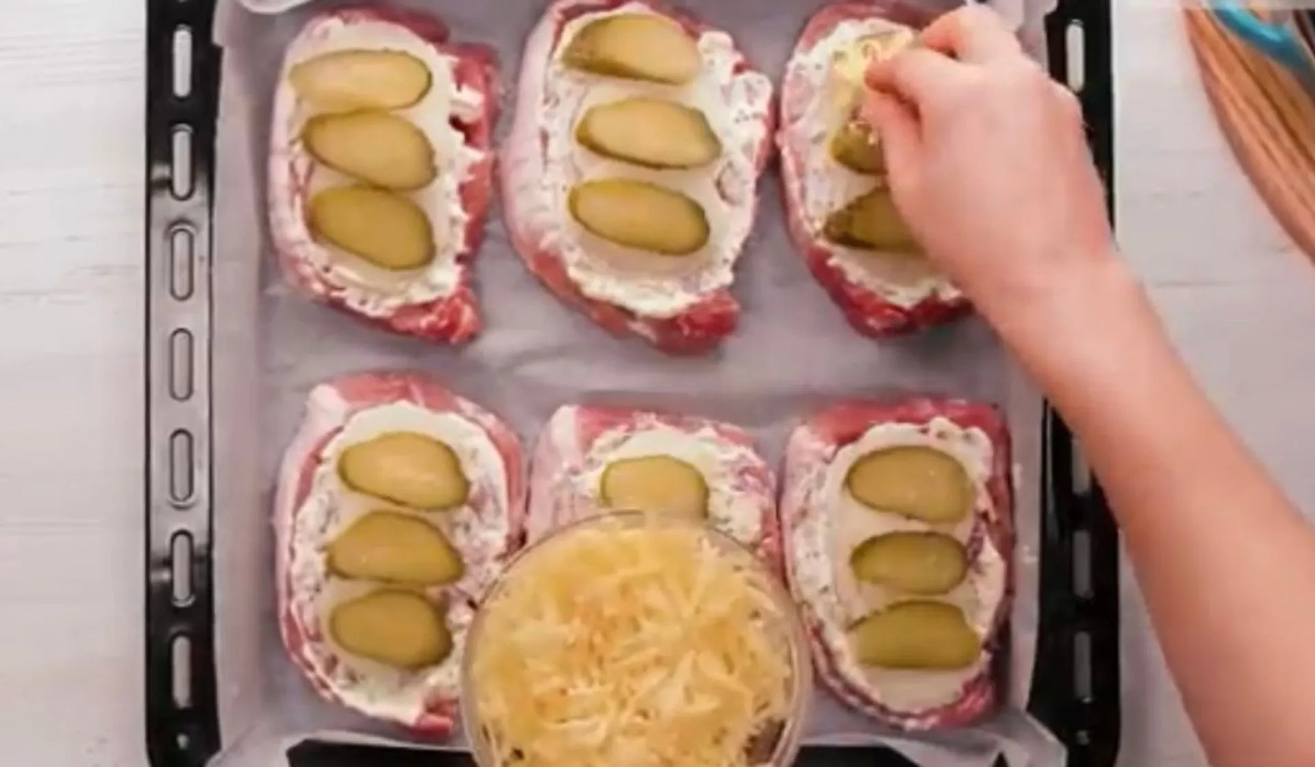 Kotlety schabowe z ogórkami