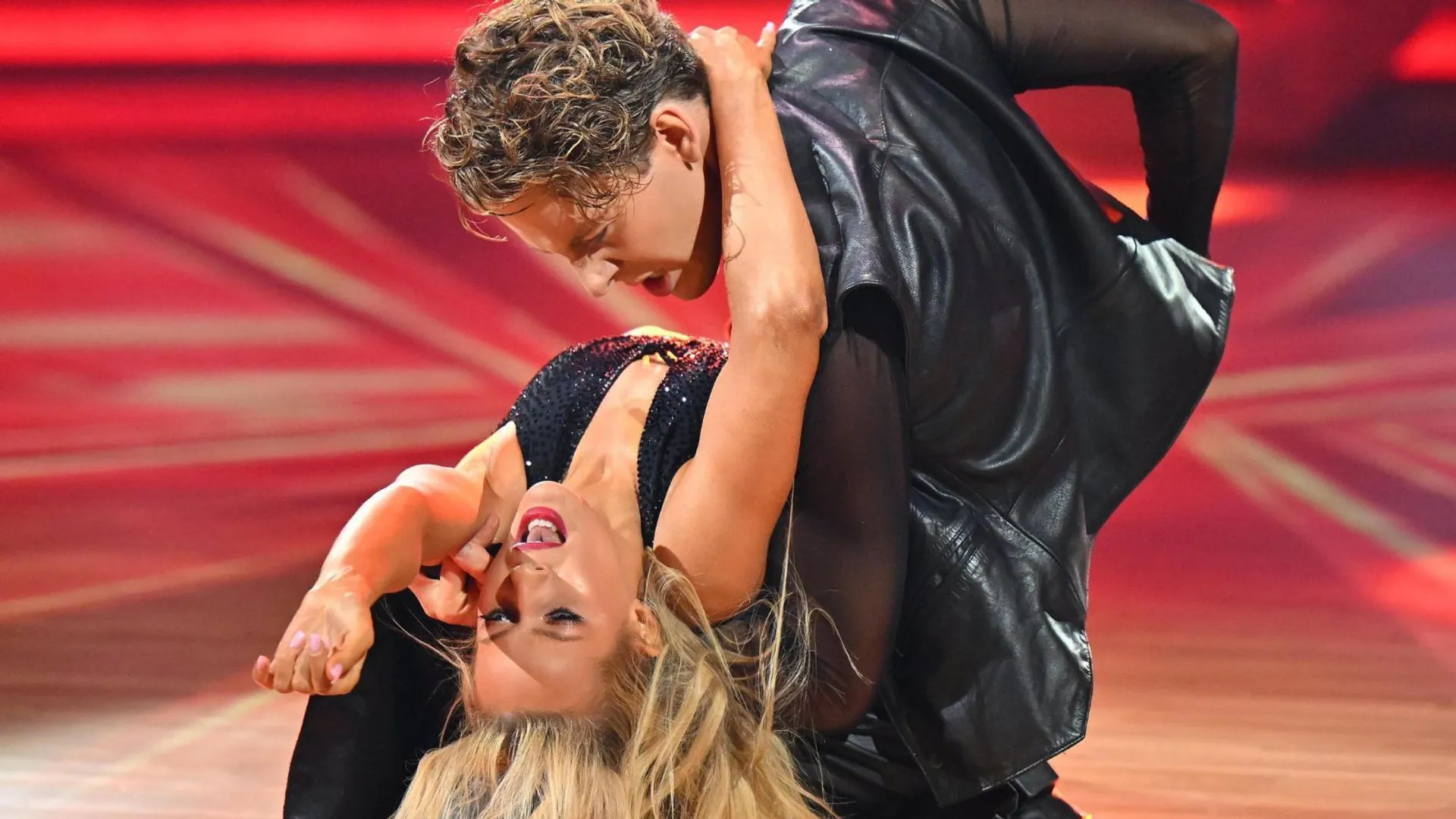 Magdalena Tarnowska i Mikołaj "Bagi" Bagiński na parkiecie w "Tańcu z Gwiazdami"