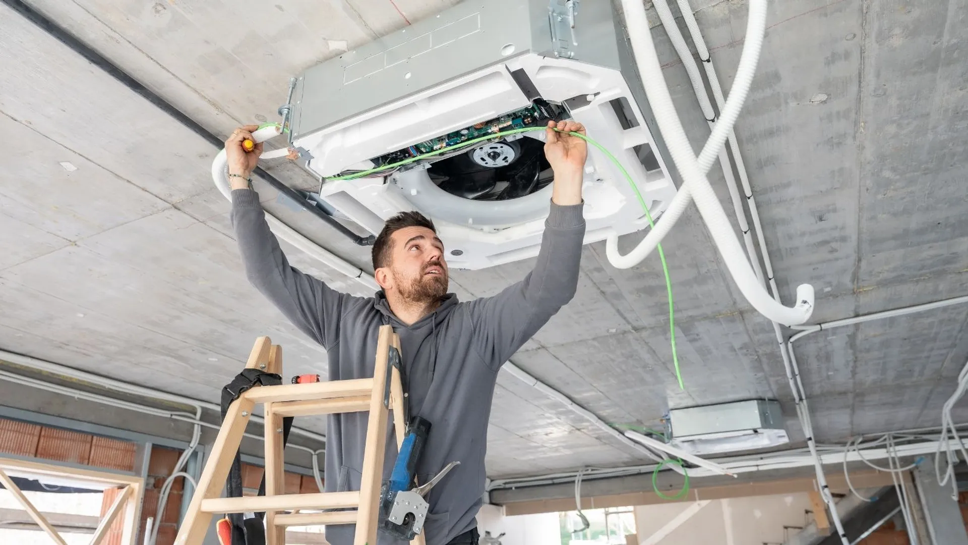 Zakładanie klimatyzacji