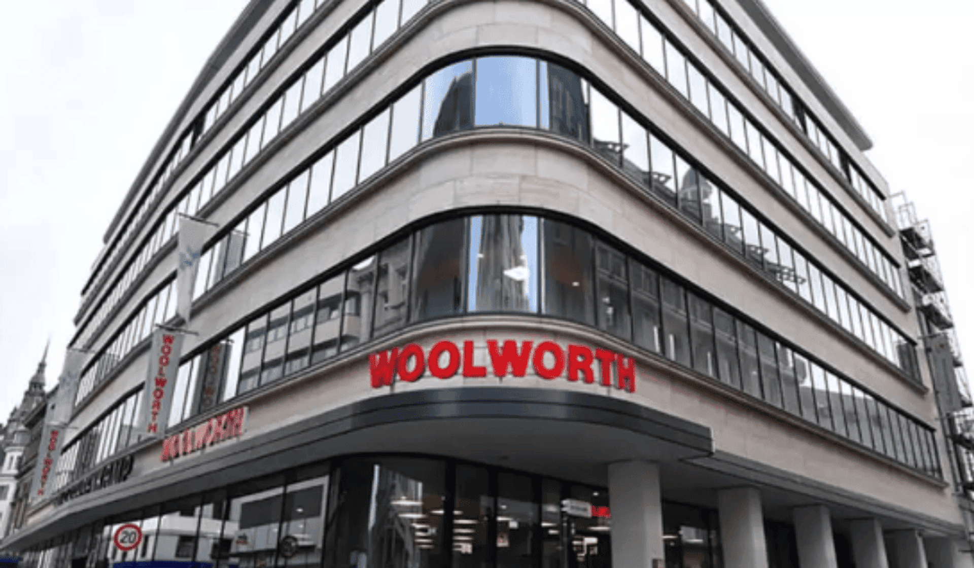  Woolworth wchodzi do Polski