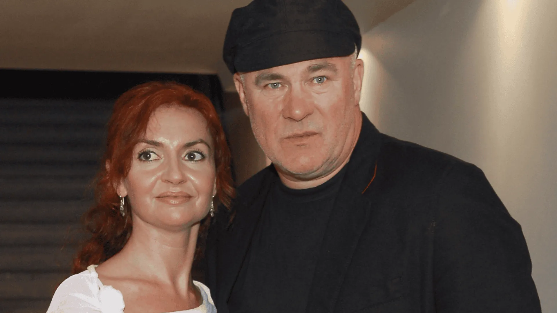 Ryszard Rynkowski w czarnym stroju ze ŚP żoną