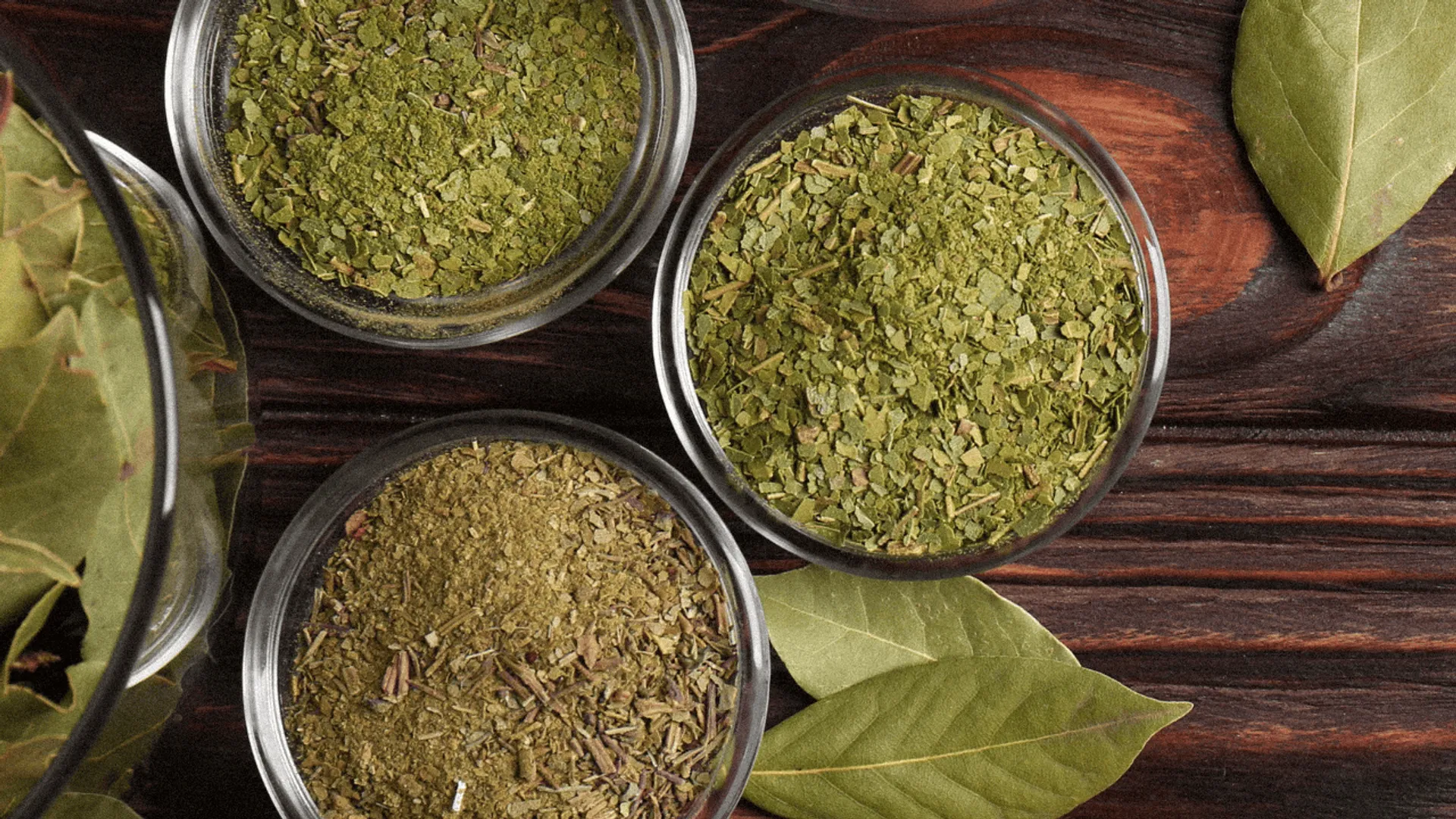 Weź kilka liści do ręki i wrzuć do odkurzacza. Od razu czuć efekt