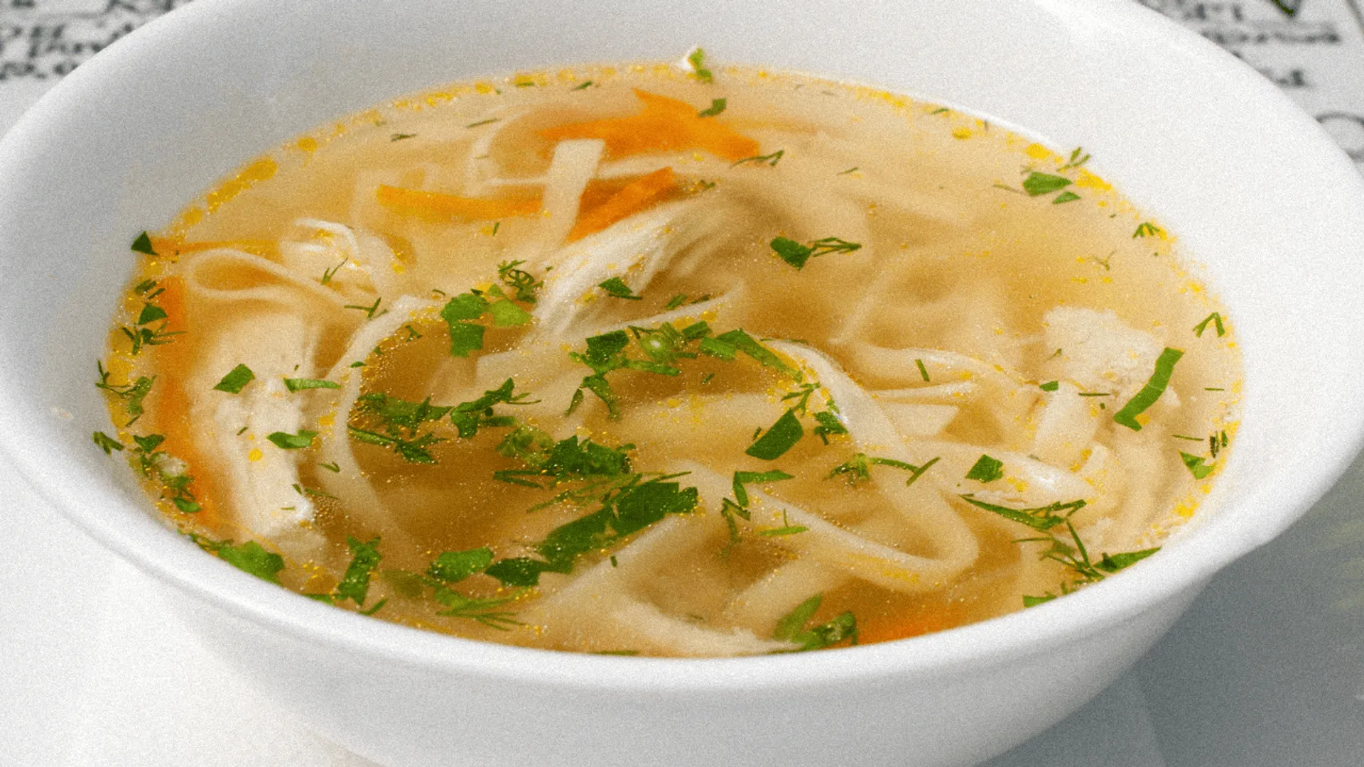 Idealny rosół tylko z takiego mięsa. Szef kuchni wyjaśnia