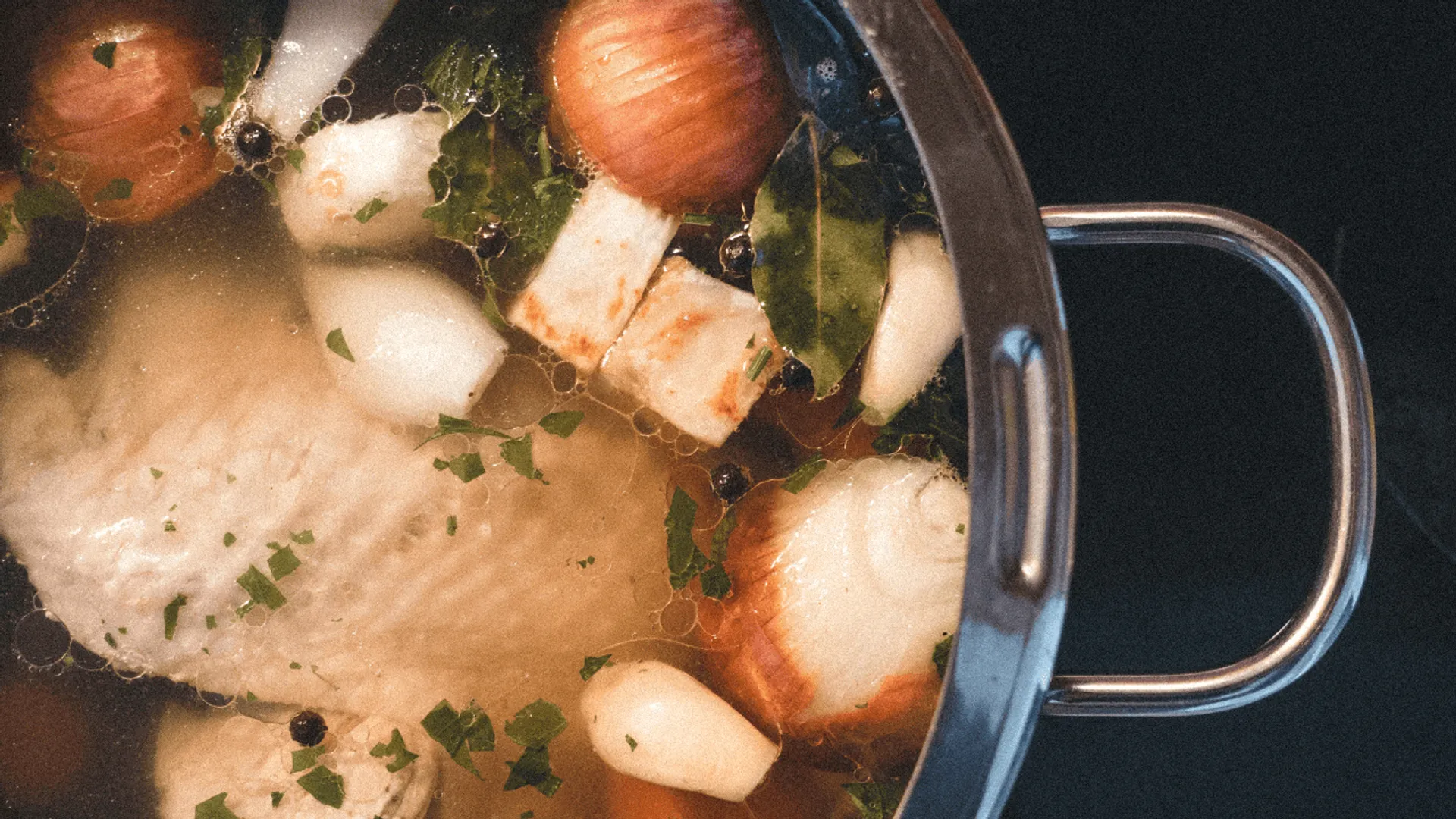 Ten dodatek zmienia smak rosołu o 180 stopni. Każdy będzie chciał poznać twój sekret