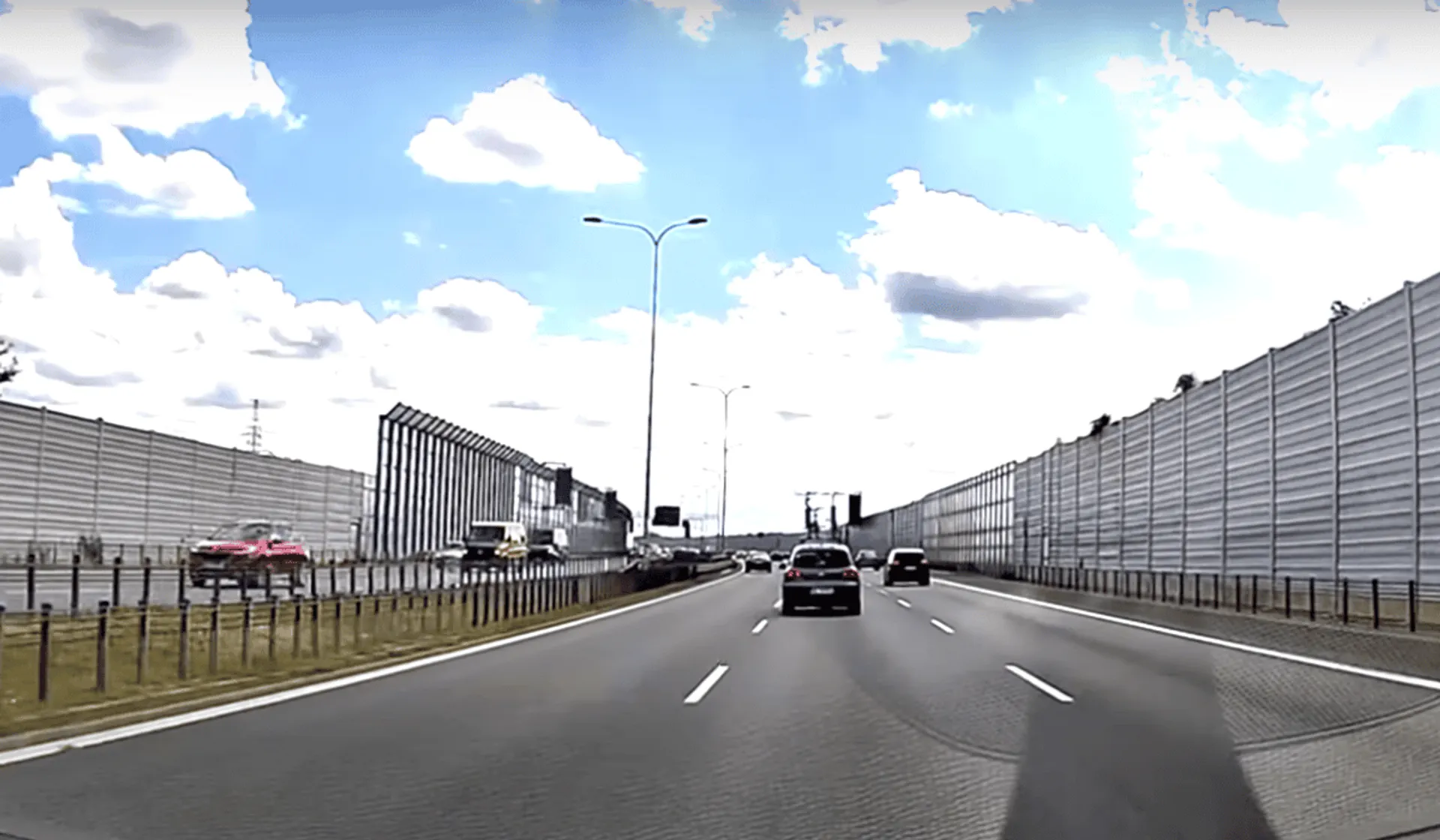 Samochód na autostradzie