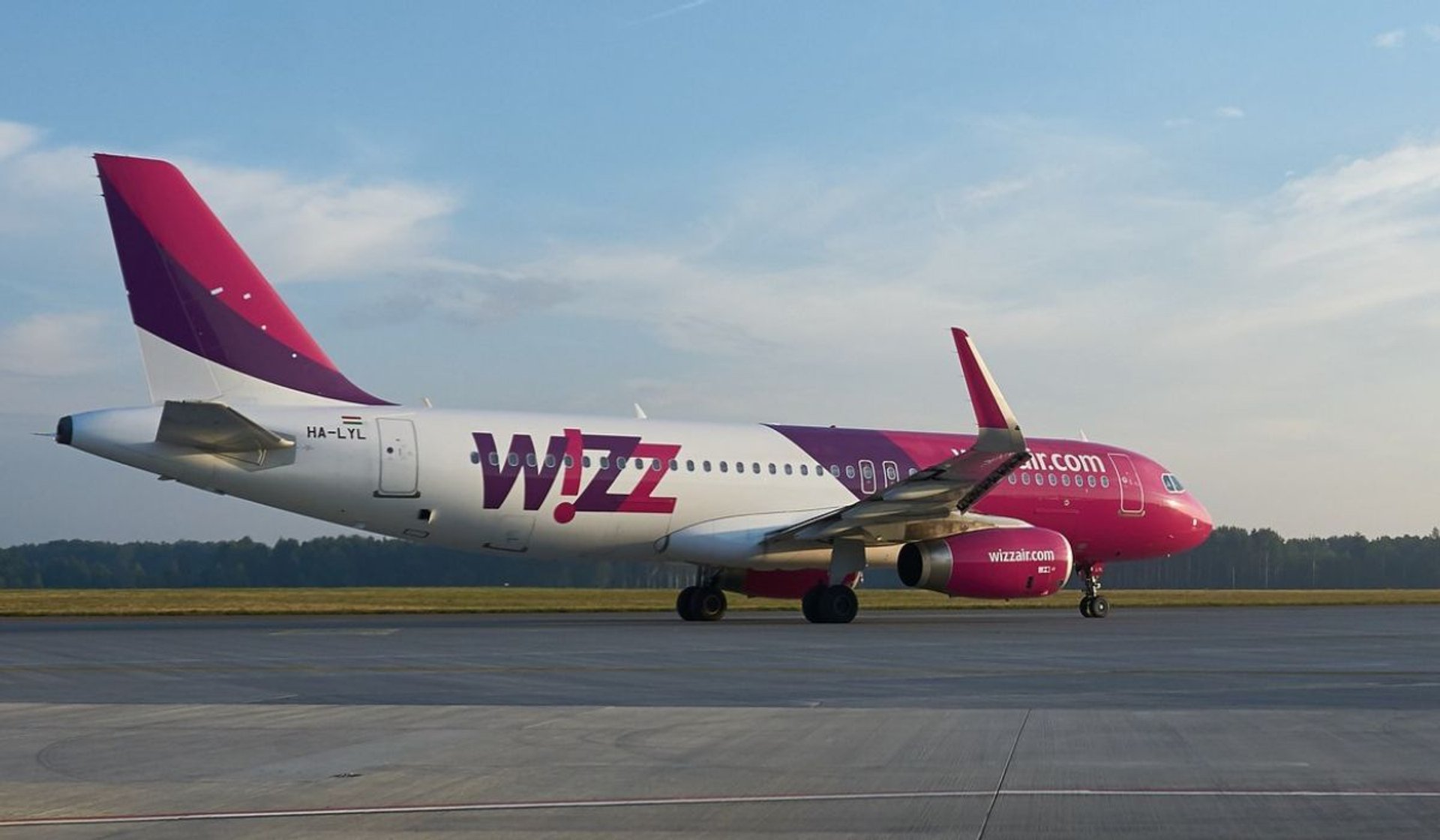 Samolot Wizz Air 