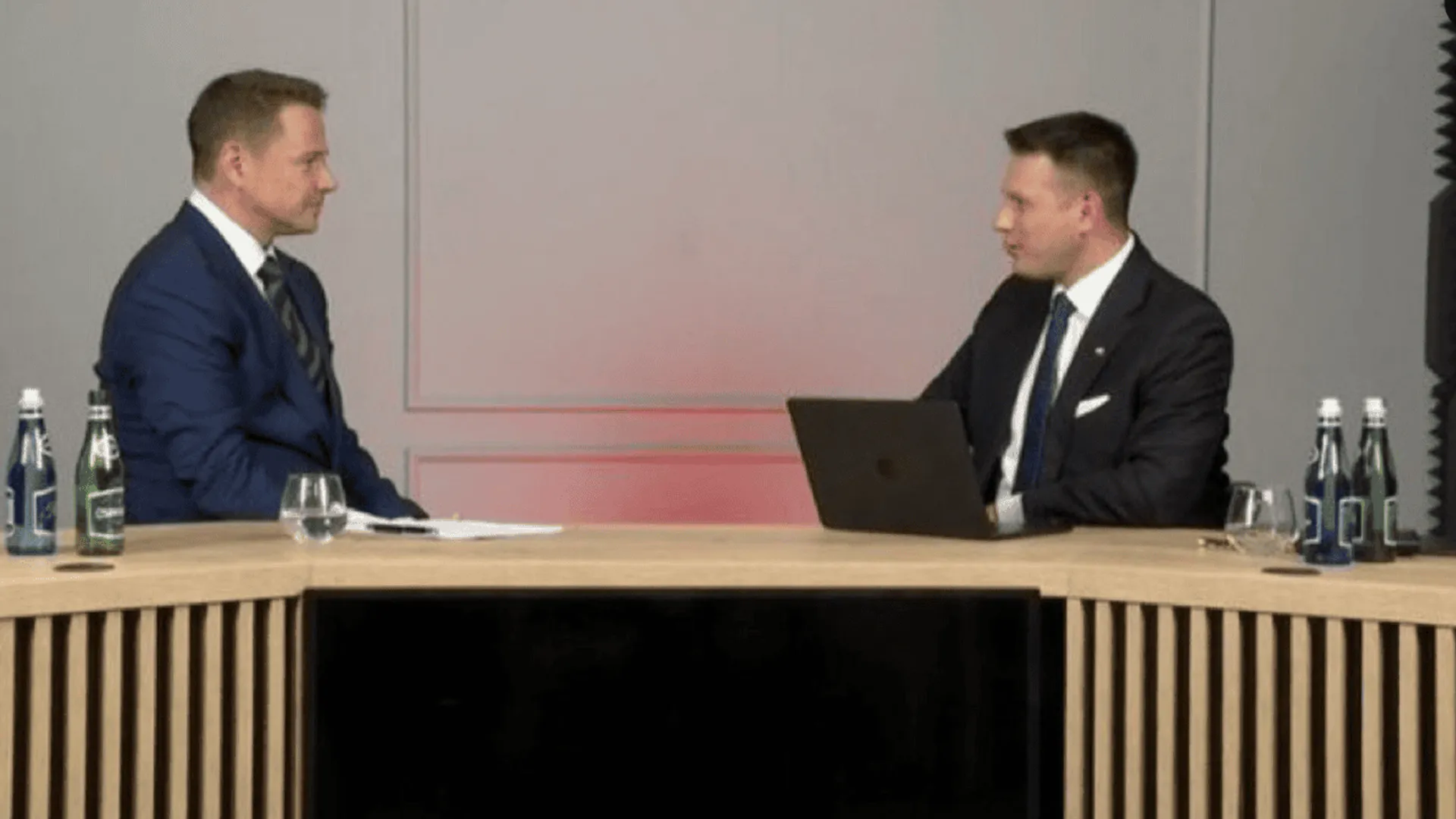 Sławomir Mentzen, Rafał Trzaskowski