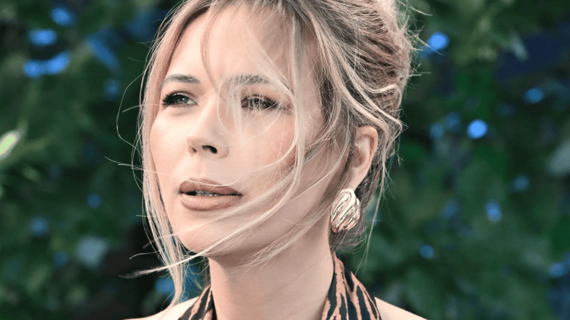 Smutna Sandra Kubicka