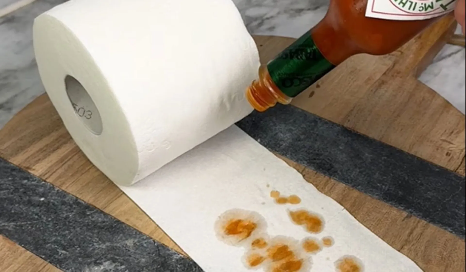 Papier toaletowy i sos