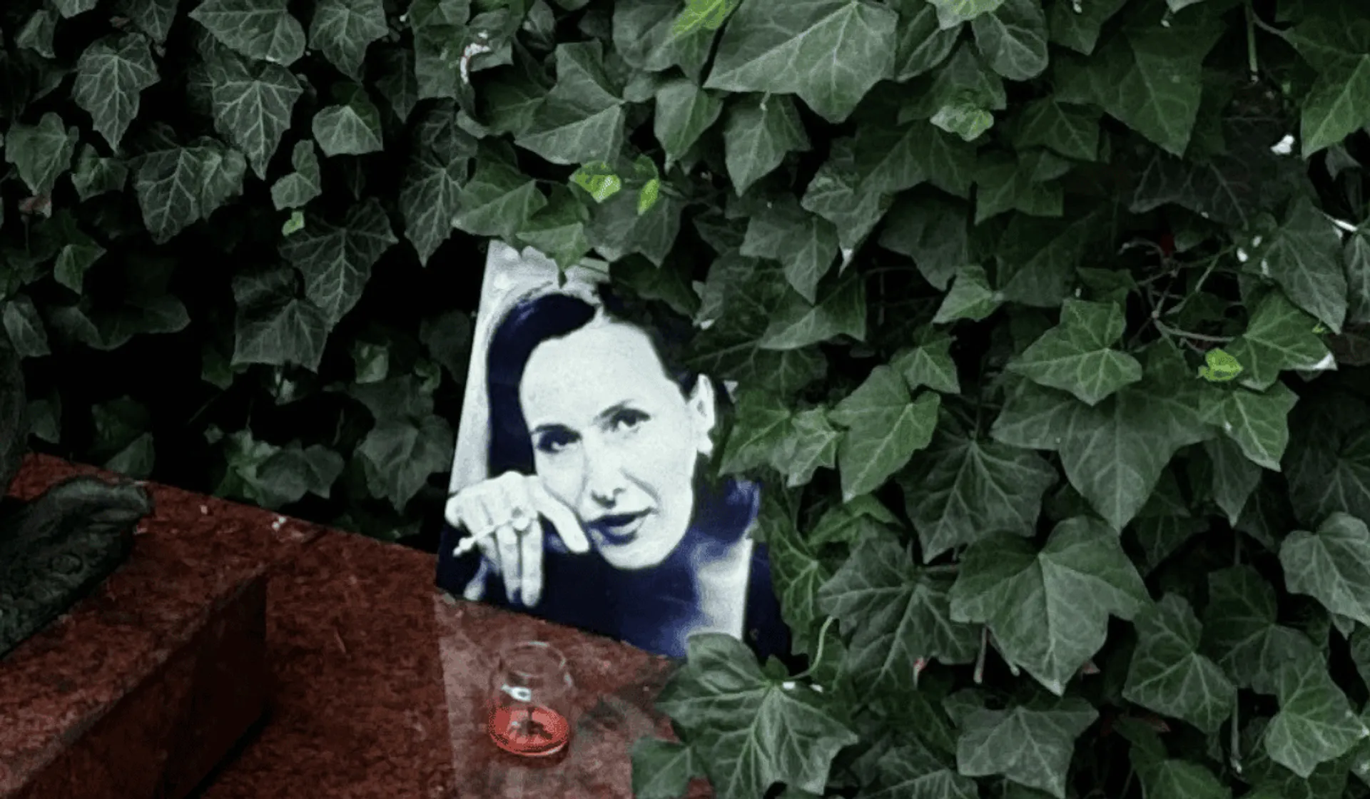 Grób Kory