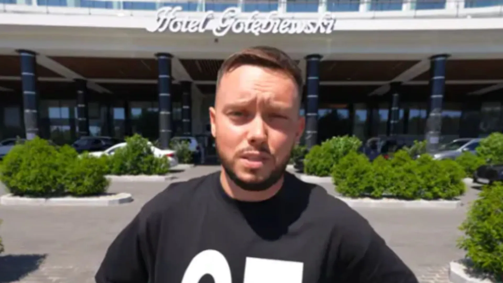 Książulo, Hotel Gołębiewski