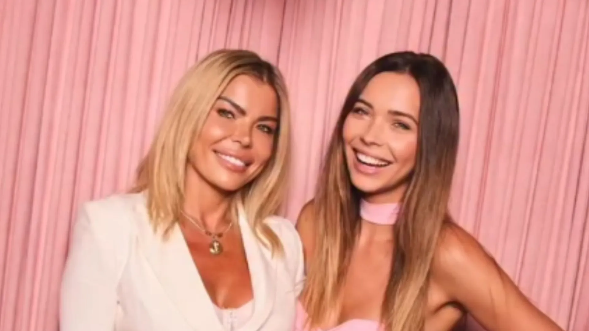 Grace Kubicka, Sandra Kubicka