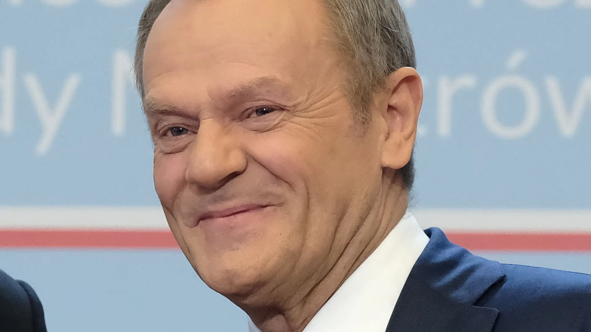Uśmiechnięty Donald Tusk 