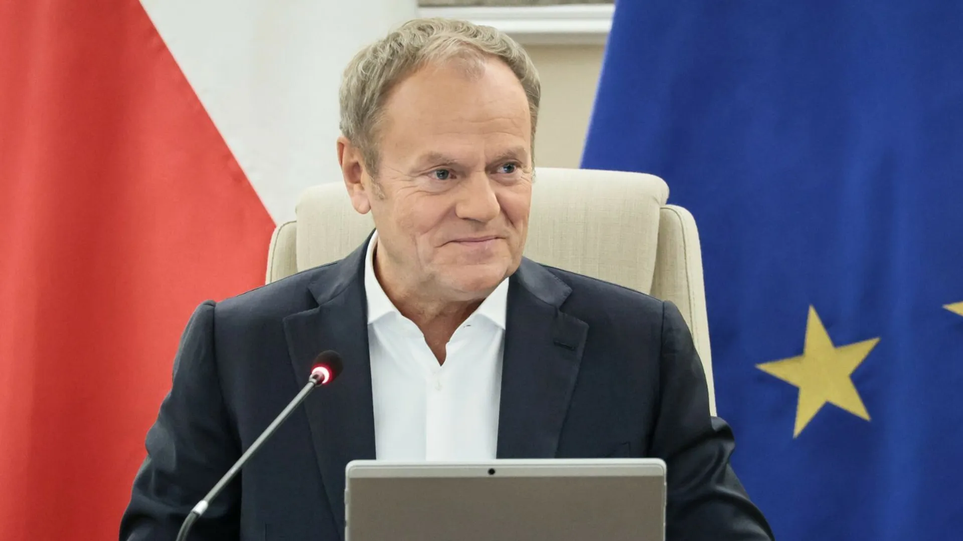 Tusk uśmiech