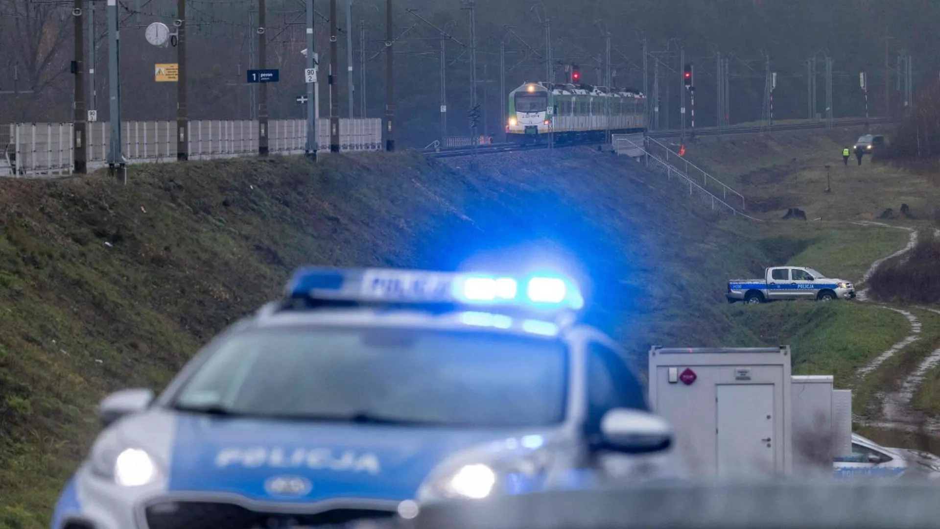 Uszkodzone tory przy stacji PKP Mika