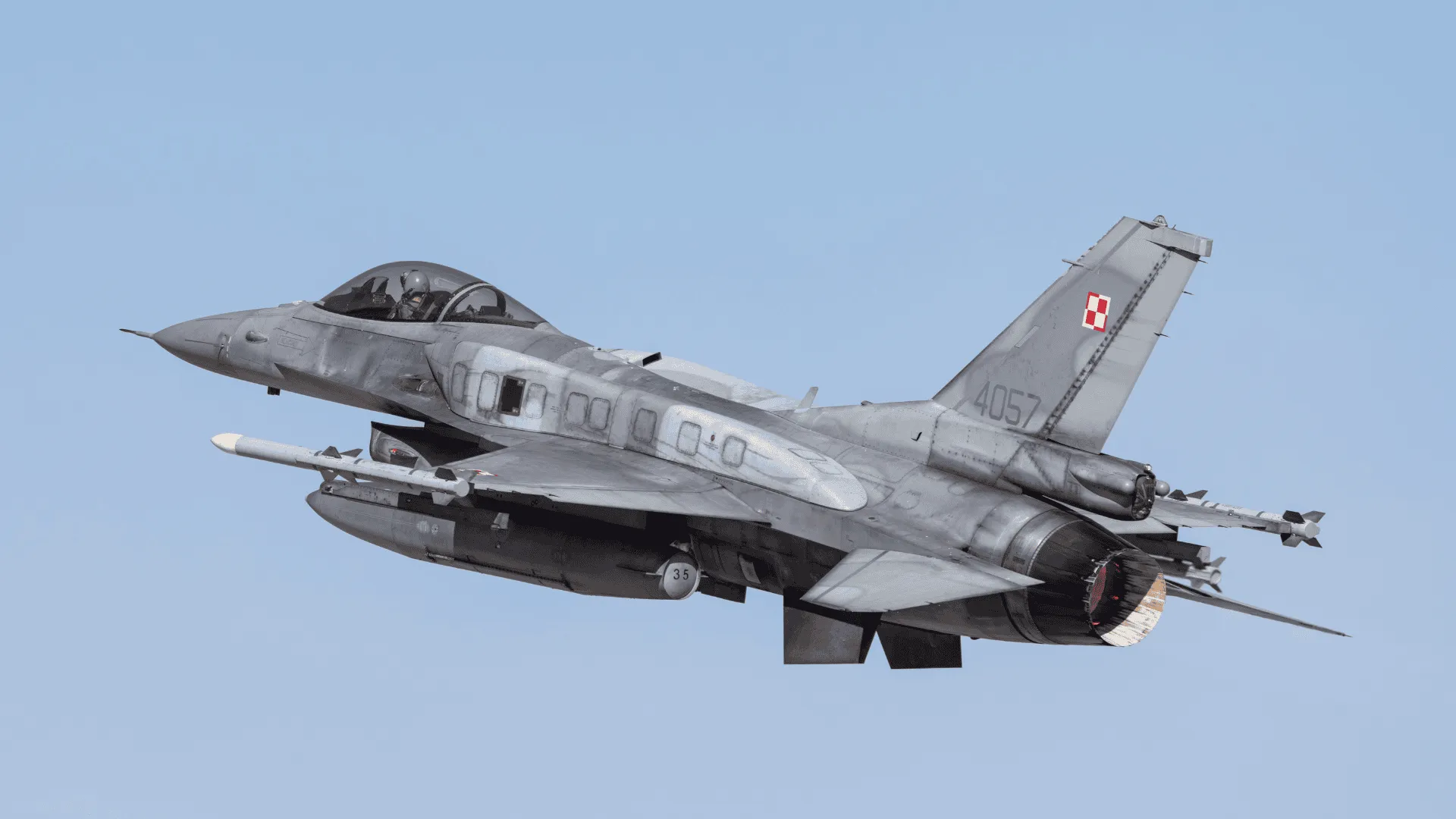 Potężne huki nad Polską. Dowództwo Generalne wydało pilny komunikat dla mieszkańców