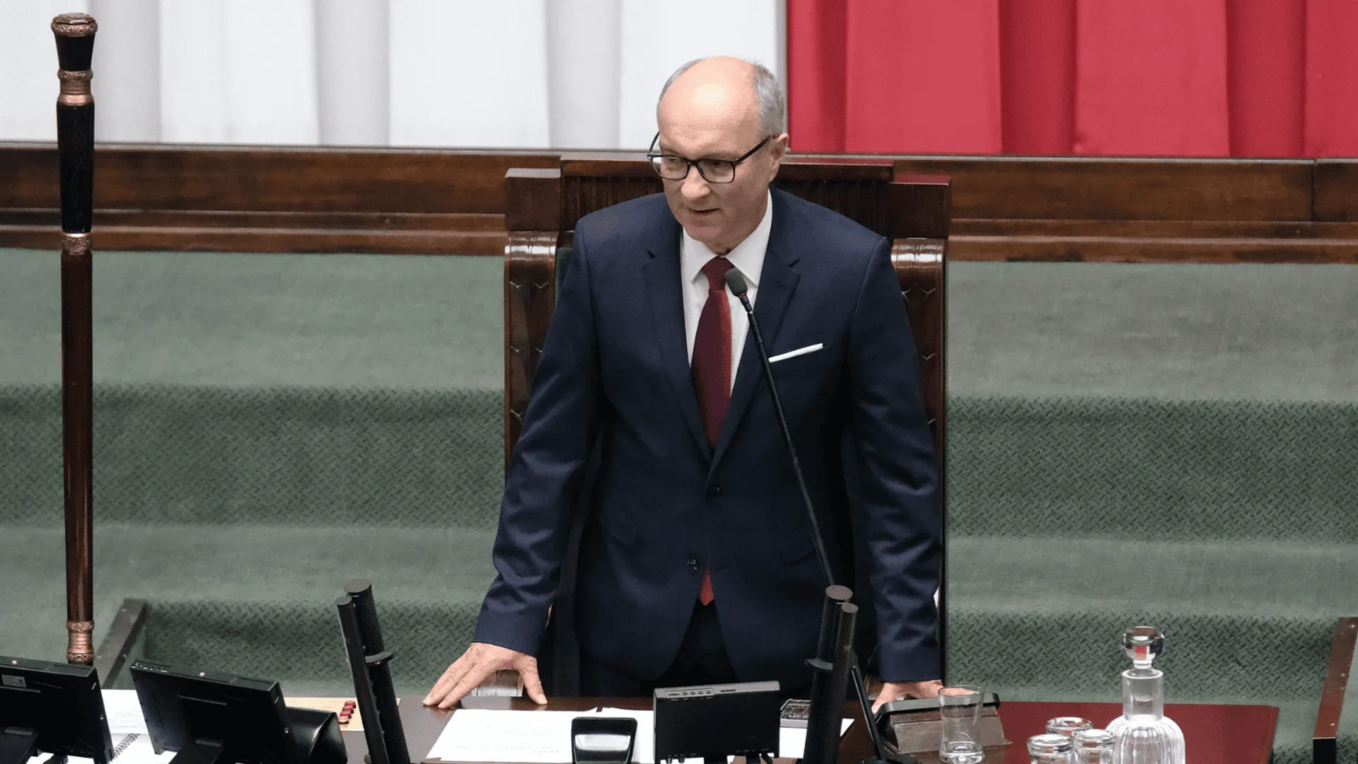„To nie ten klimat”. Marszałek Czarzasty ostro o wciąż pytającym dziennikarzu