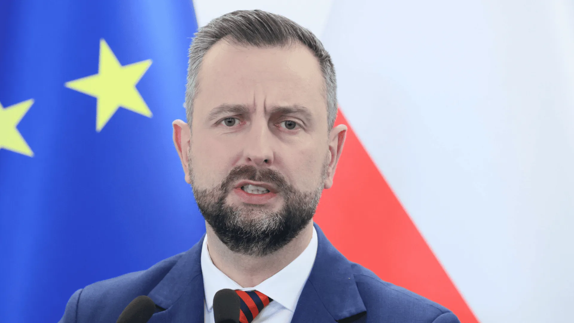 Problemy delegacji MON. Samolot z wicepremierem zawrócił do Warszawy