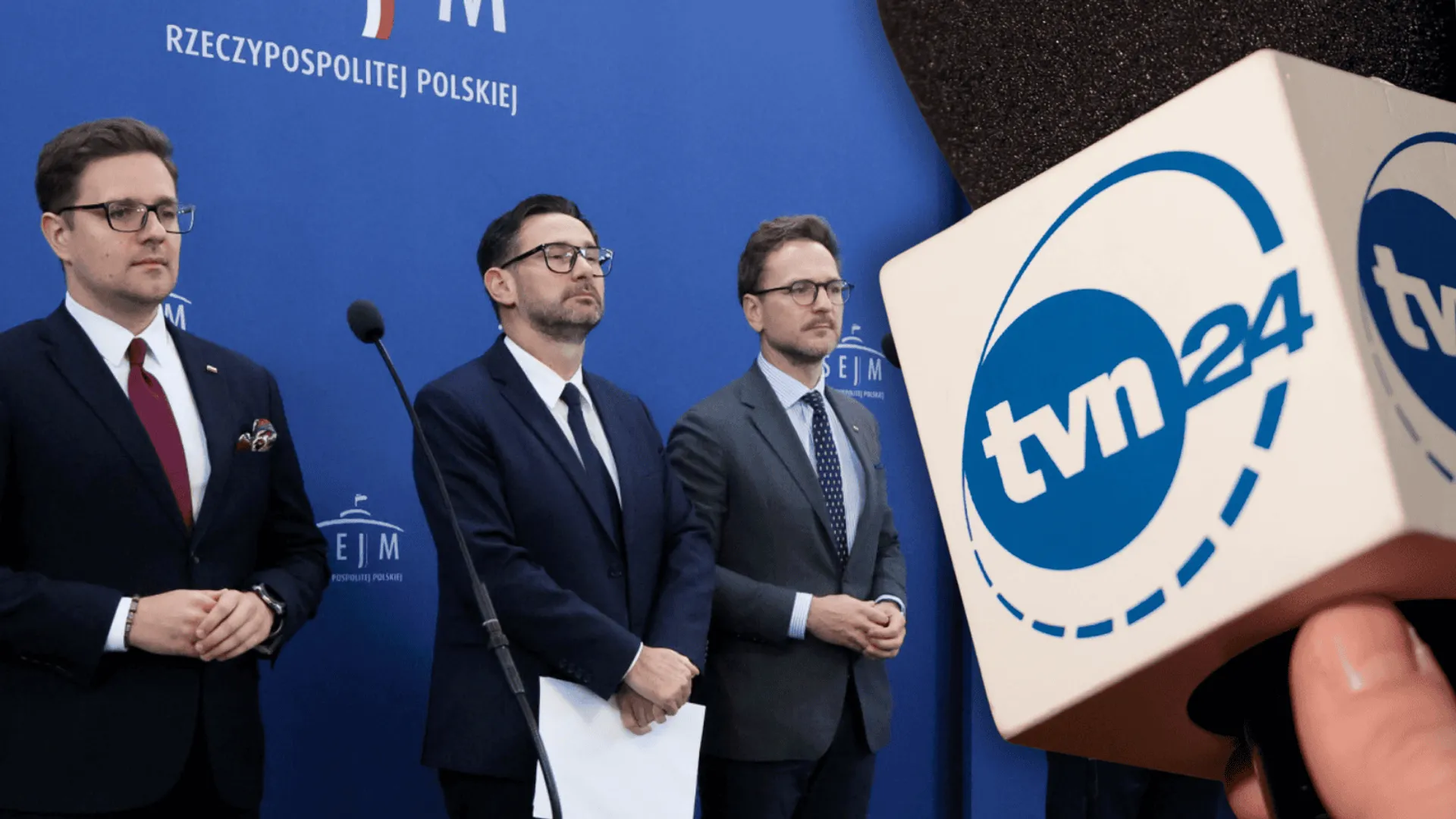 „Rżnę głupa, tak?” – szokujące starcie na sejmowym korytarzu