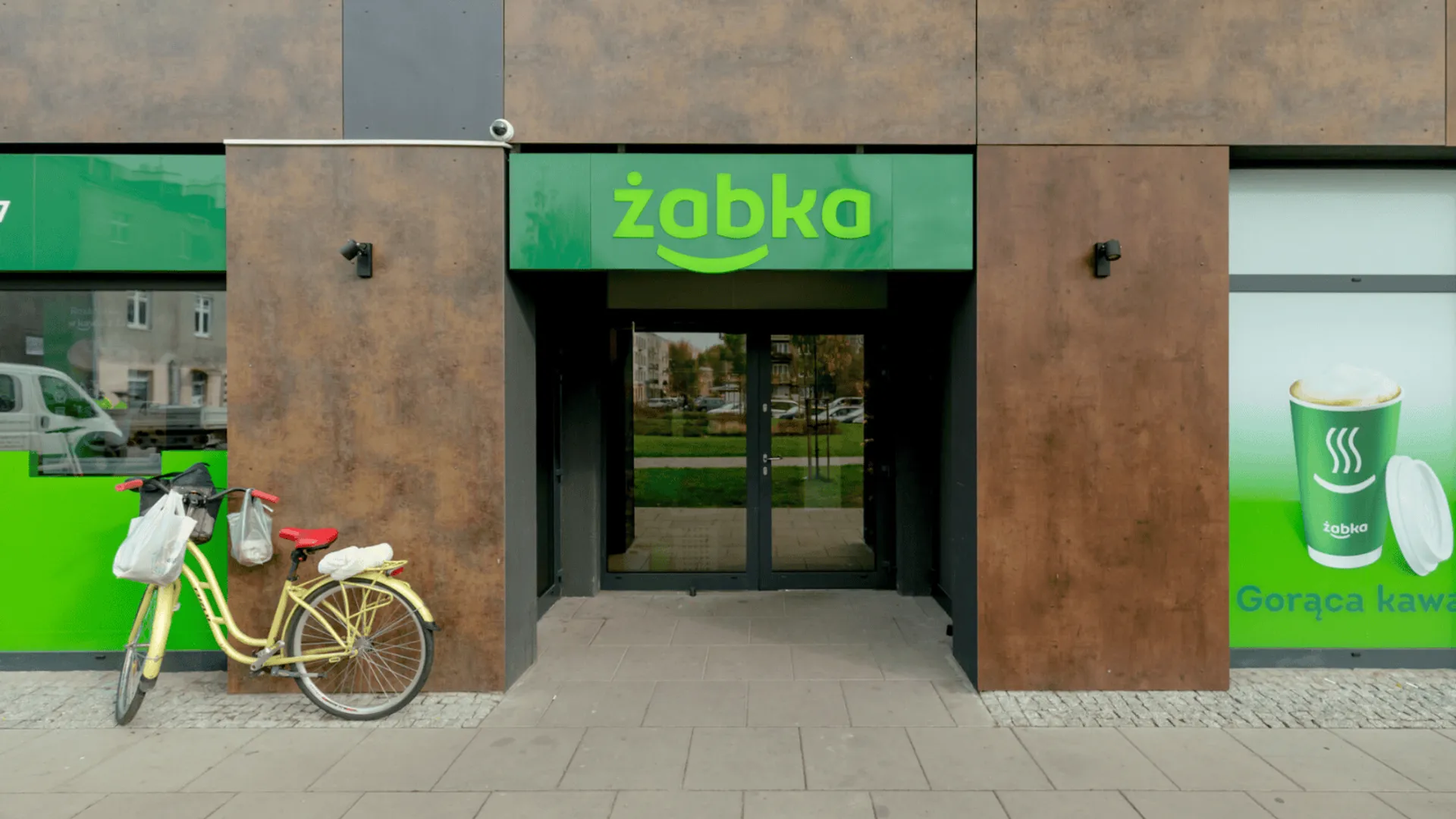 Żabka w nowym kraju mocno się rozwija Fot. Arkadiusz Ziolek/East News