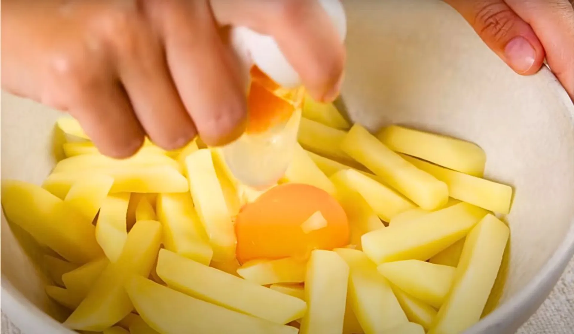 Ziemniaki pokrojone na frytki